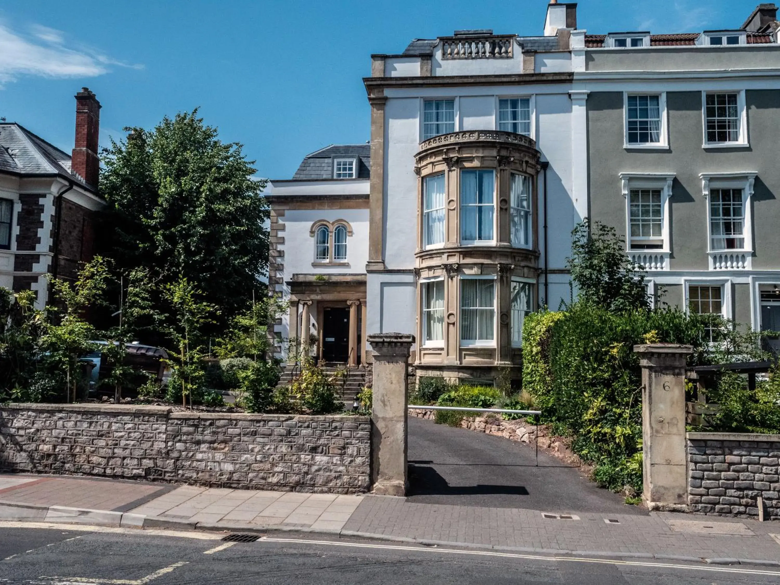 Facade/entrance in Beech House - Urban Apartments Facade/entrance in Beech House - Urban Apartments