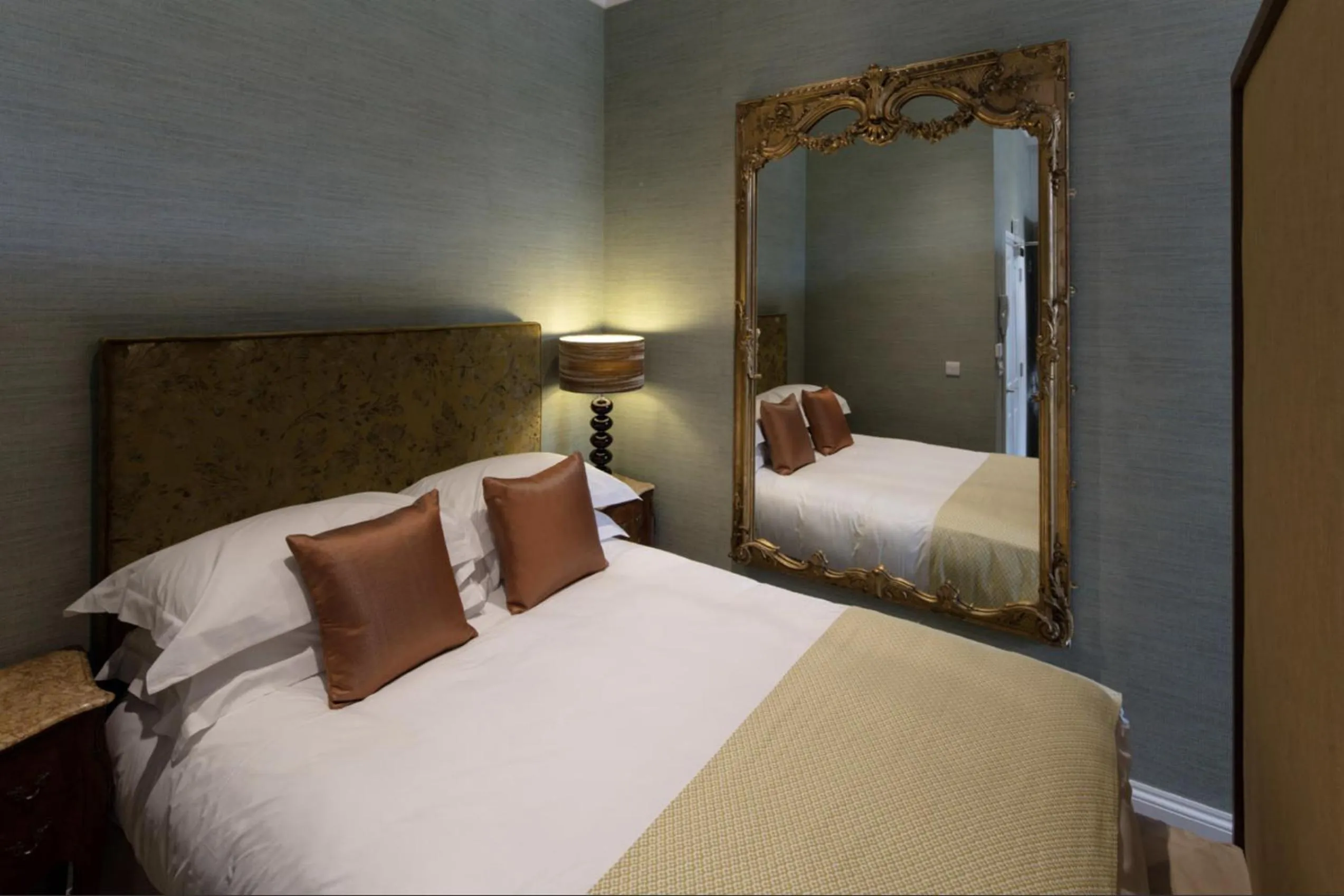 Bed in Beech House - Urban Apartments