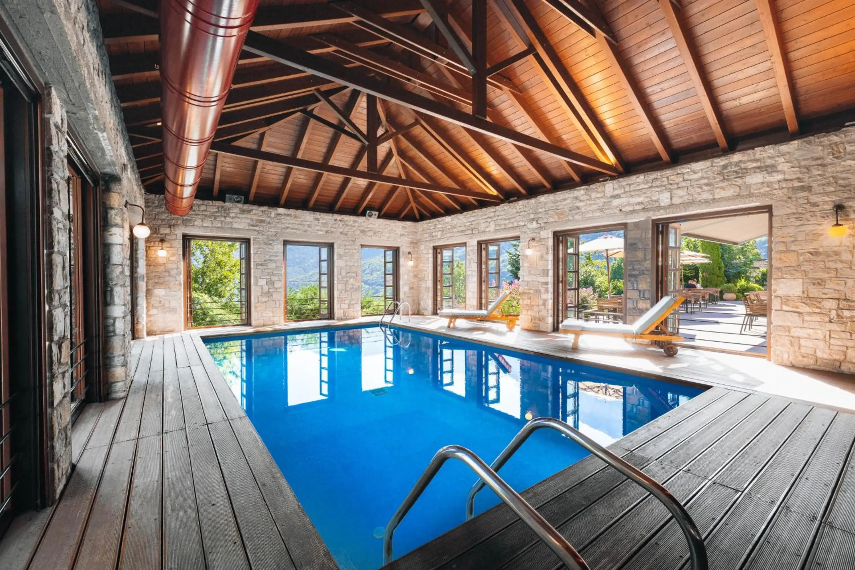 Swimming pool in Aristi Mountain Resort Swimming pool in Aristi Mountain Resort