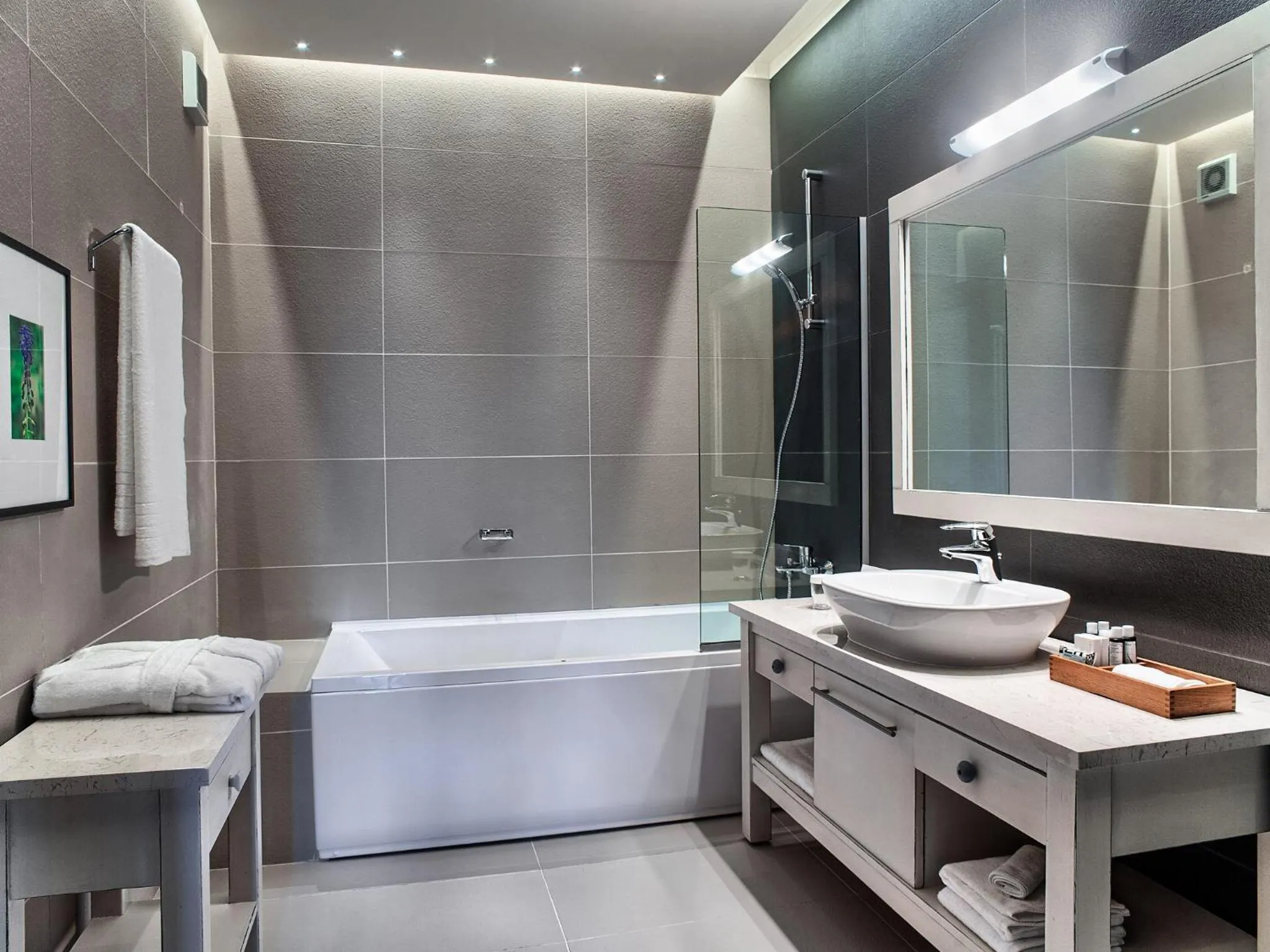 Shower in Aristi Mountain Resort