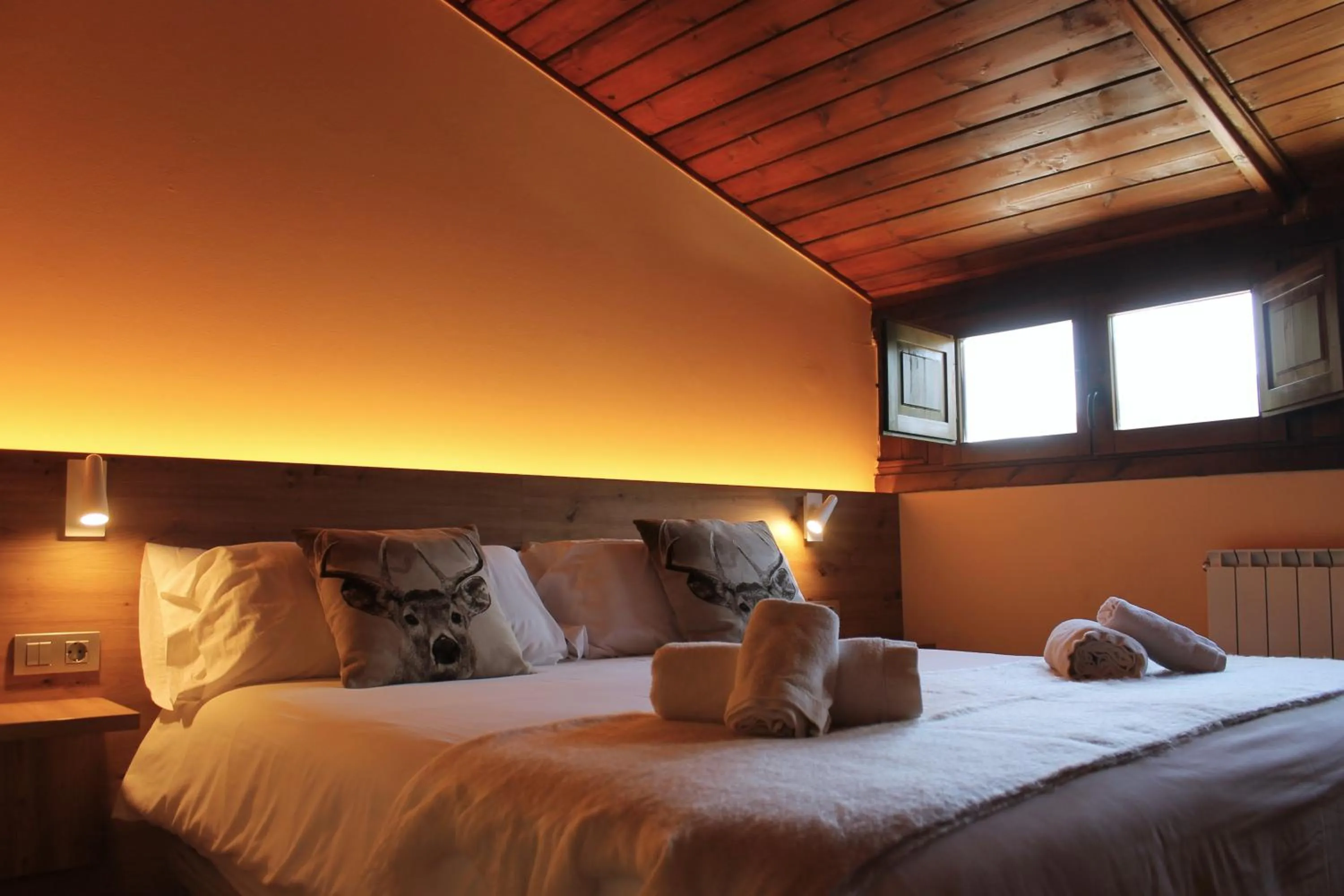 Decorative detail, Bed in Hotel Saurat