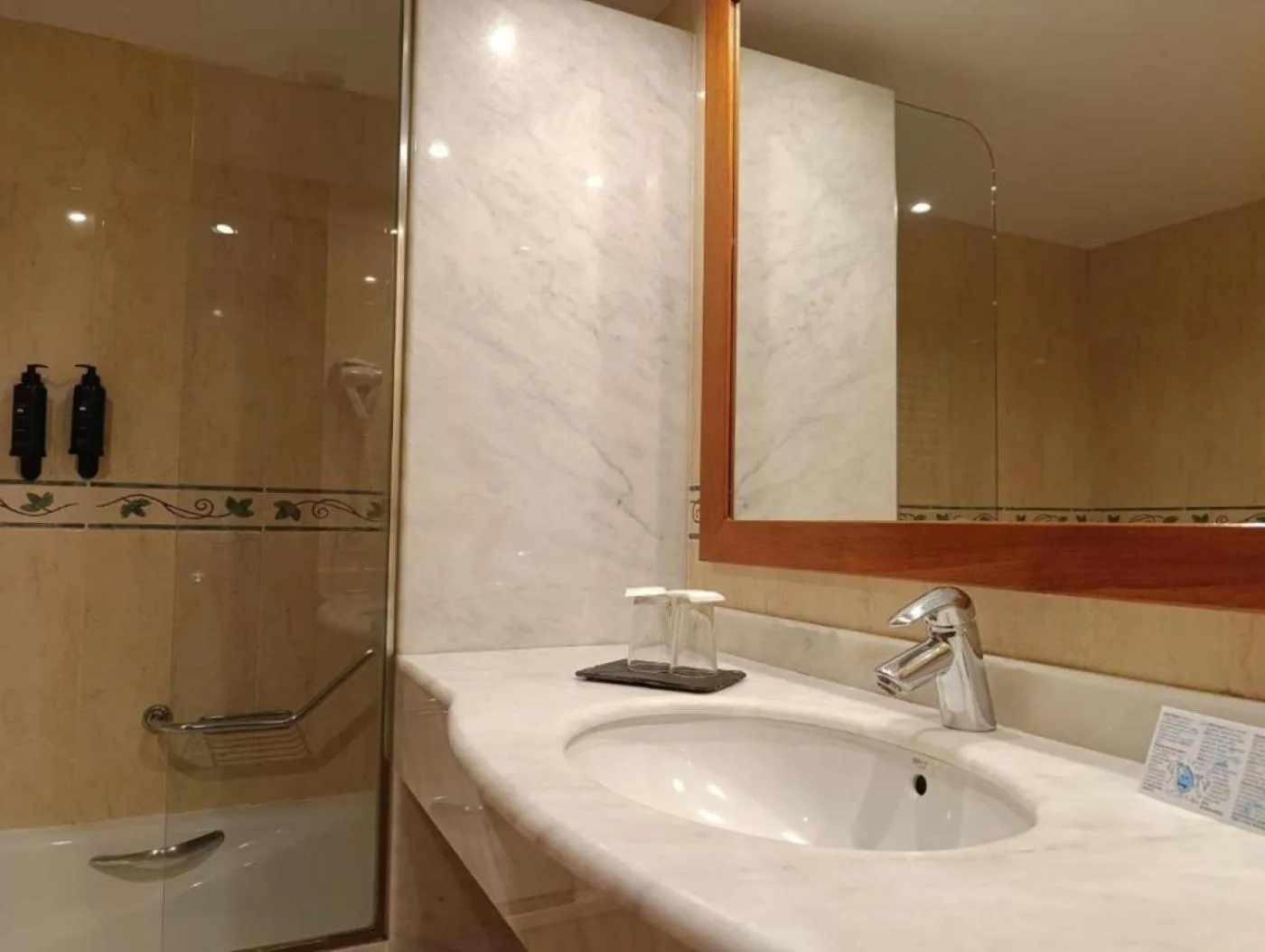 Bathroom in Hotel Saurat