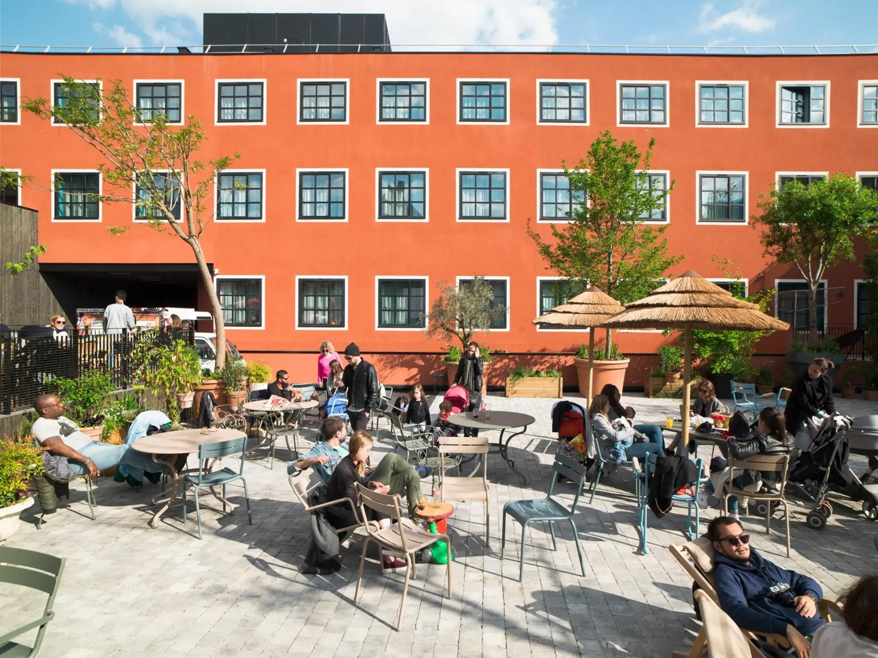 Balcony/Terrace in MOB HOTEL Paris Les Puces Balcony/Terrace in MOB HOTEL Paris Les Puces