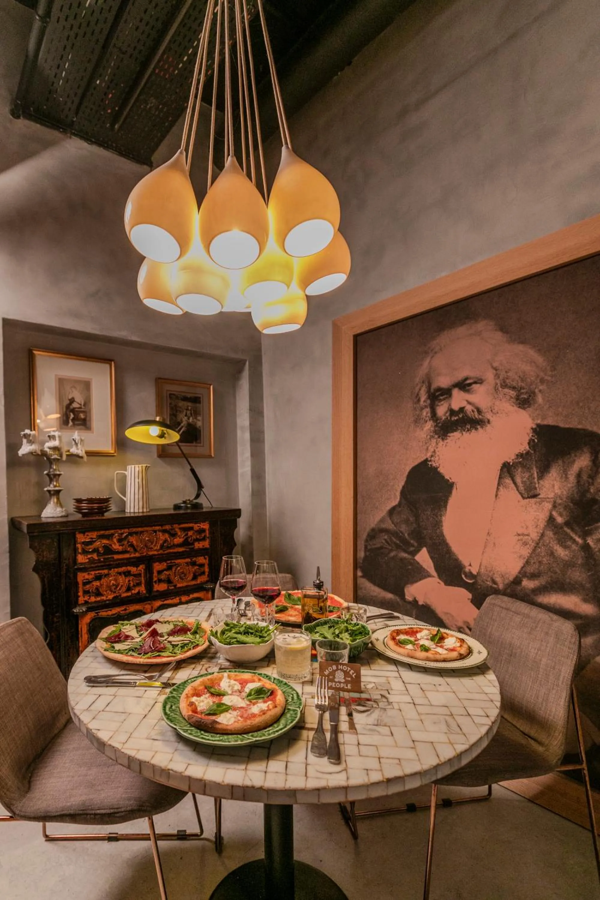 MOB HOTEL Paris Les Puces