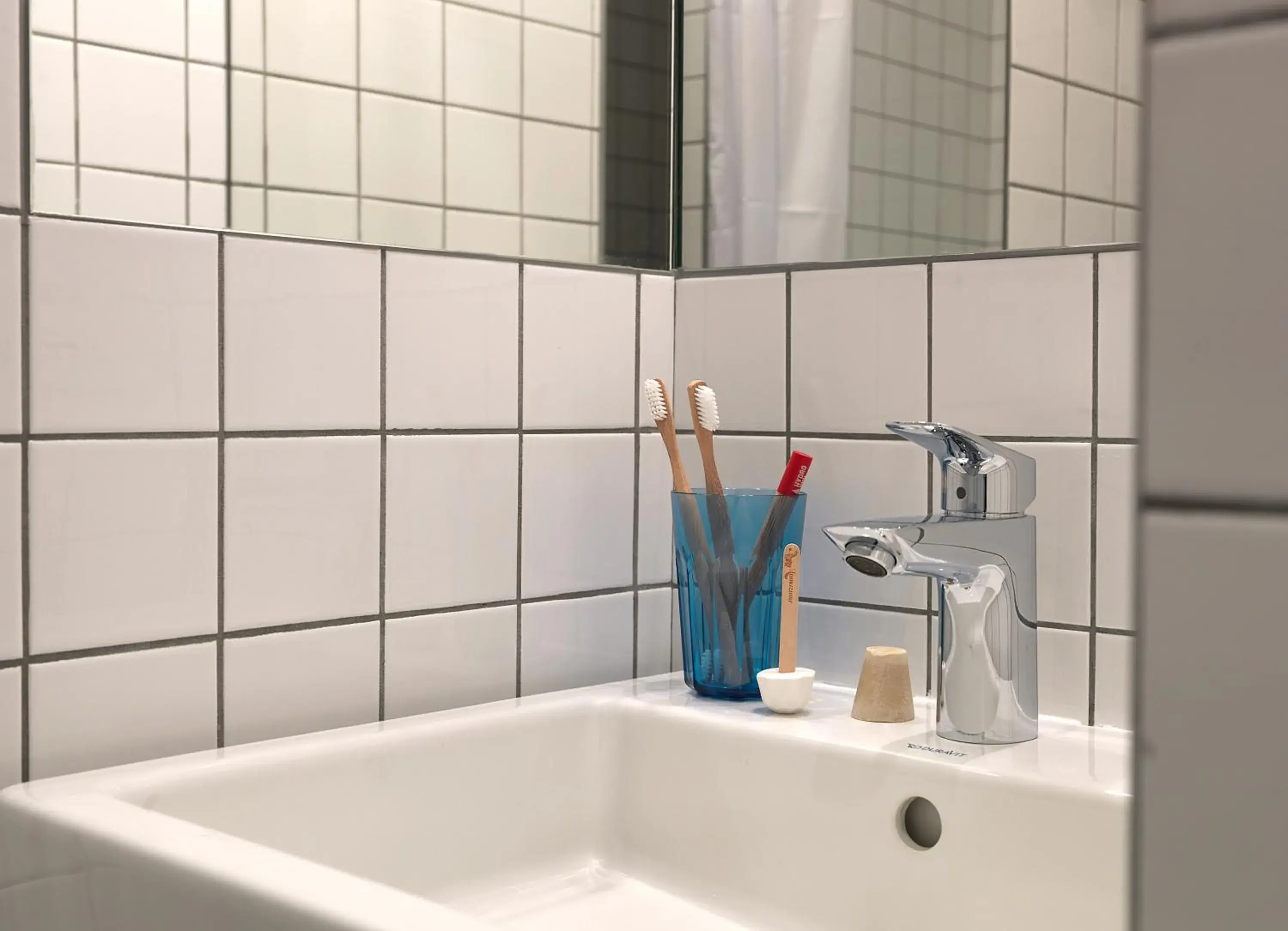 Bathroom in MOB HOTEL Paris Les Puces Bathroom in MOB HOTEL Paris Les Puces