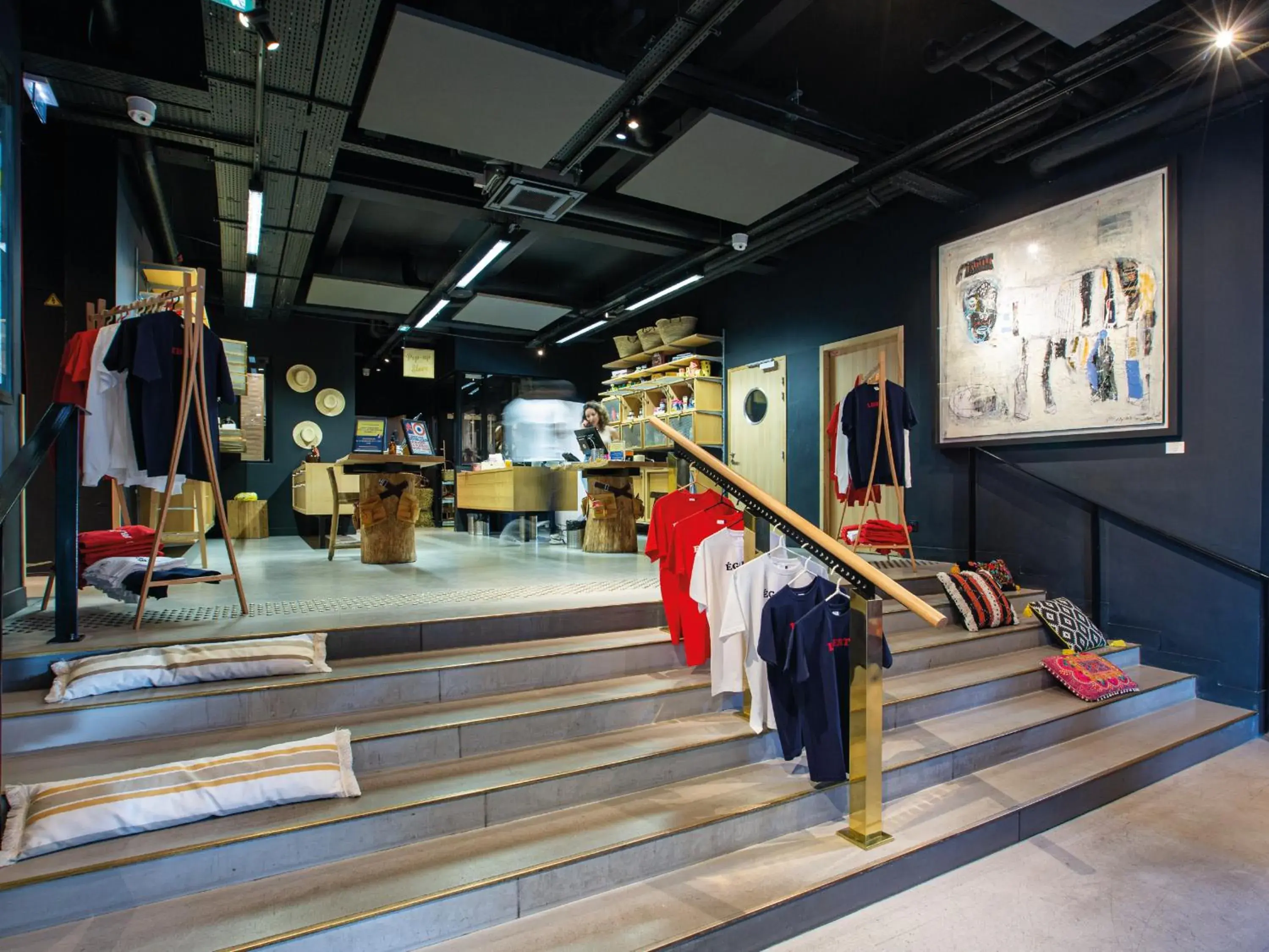 Lobby or reception in MOB HOTEL Paris Les Puces Lobby or reception in MOB HOTEL Paris Les Puces