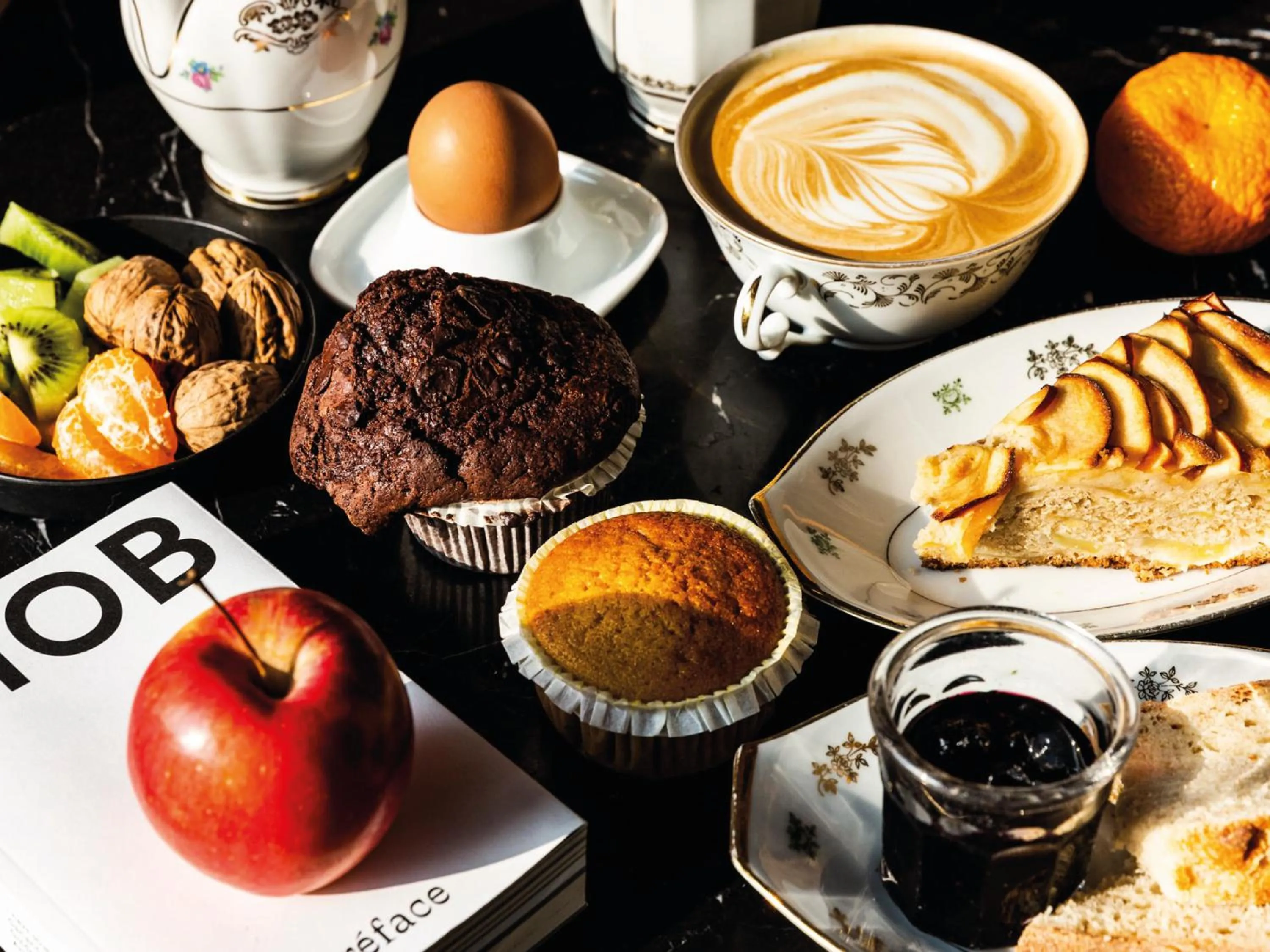 Breakfast in MOB HOTEL Paris Les Puces