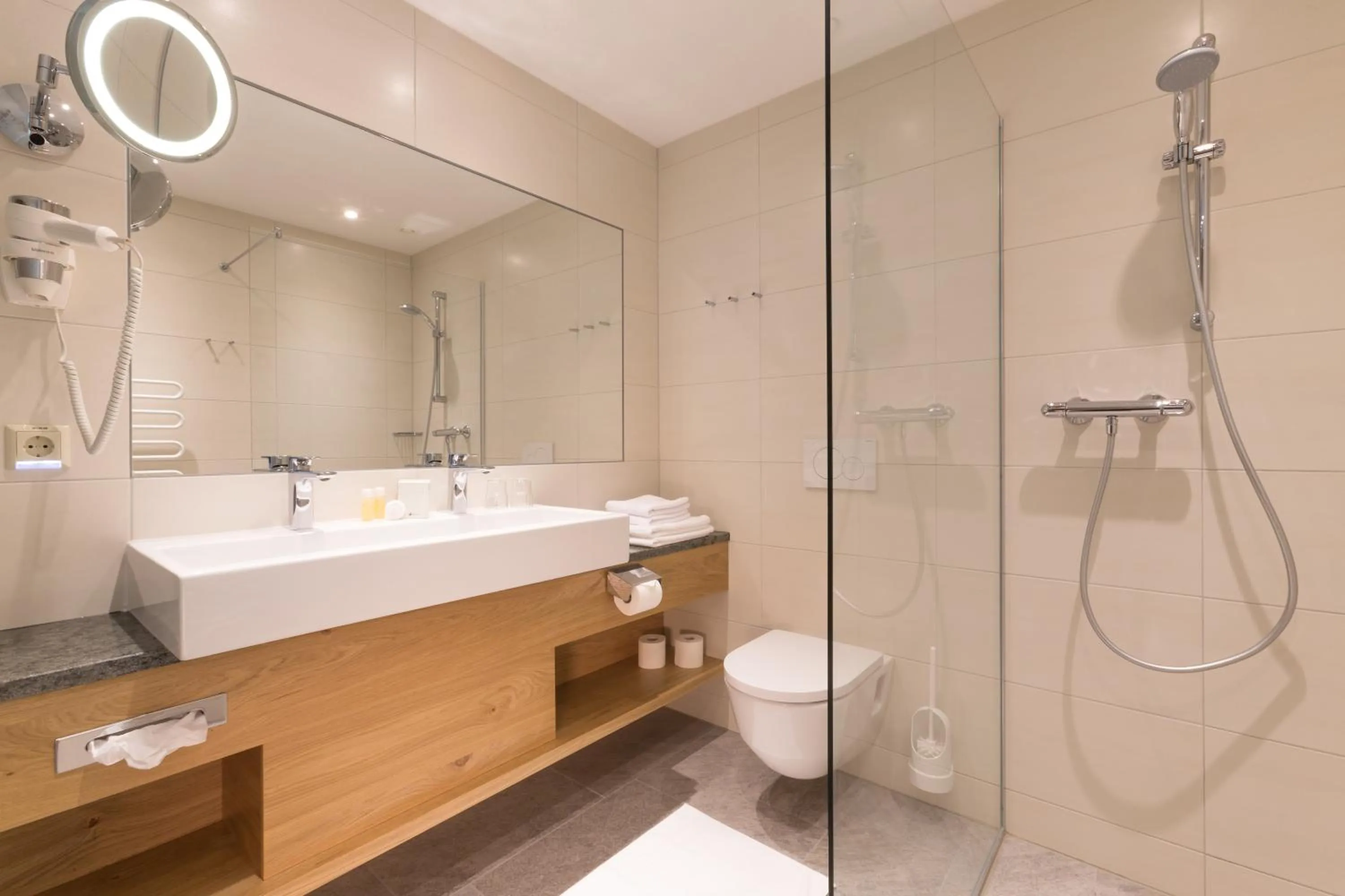 Shower in Hotel Schütterhof