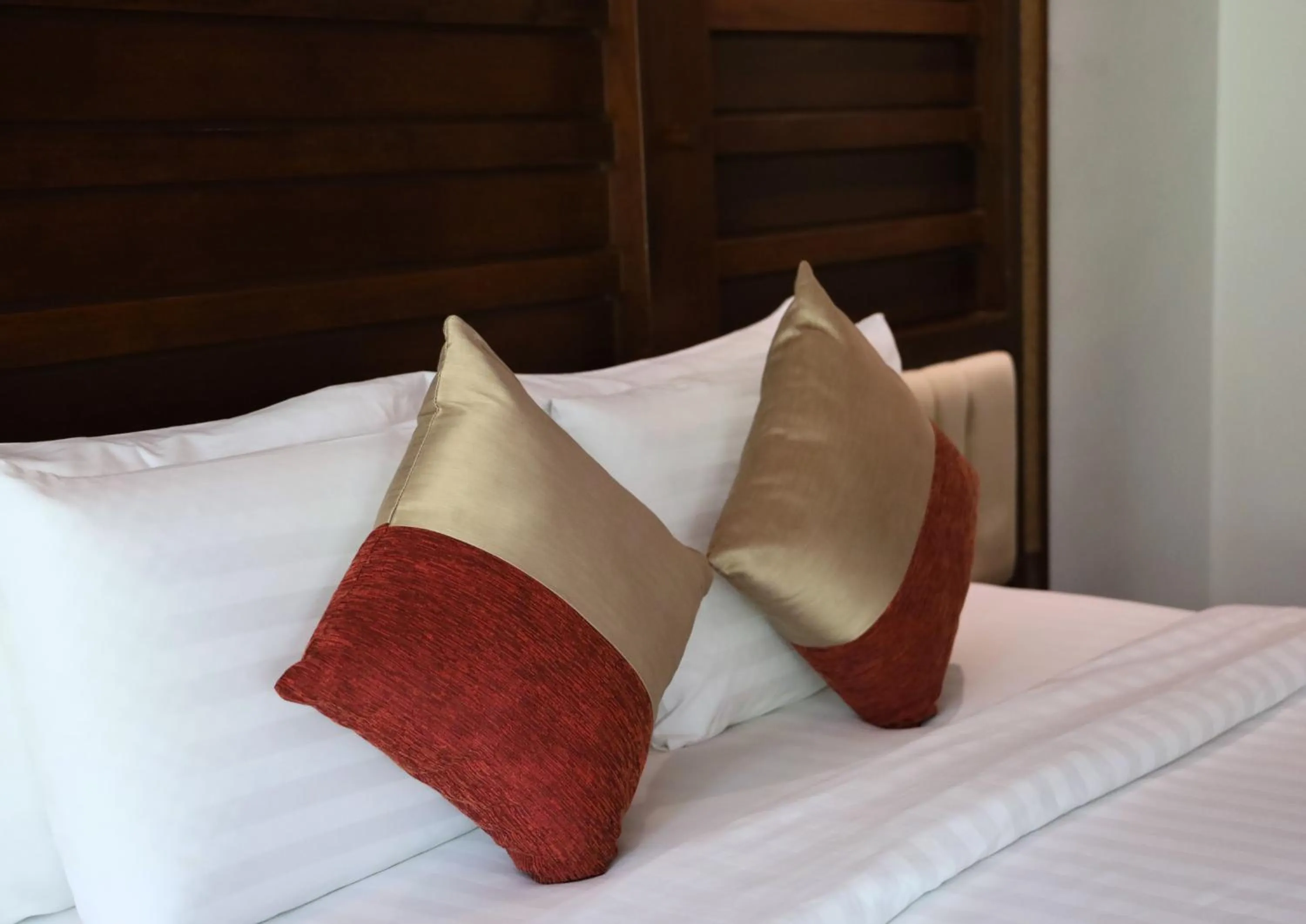 Bed in Railay Village Resort and Spa