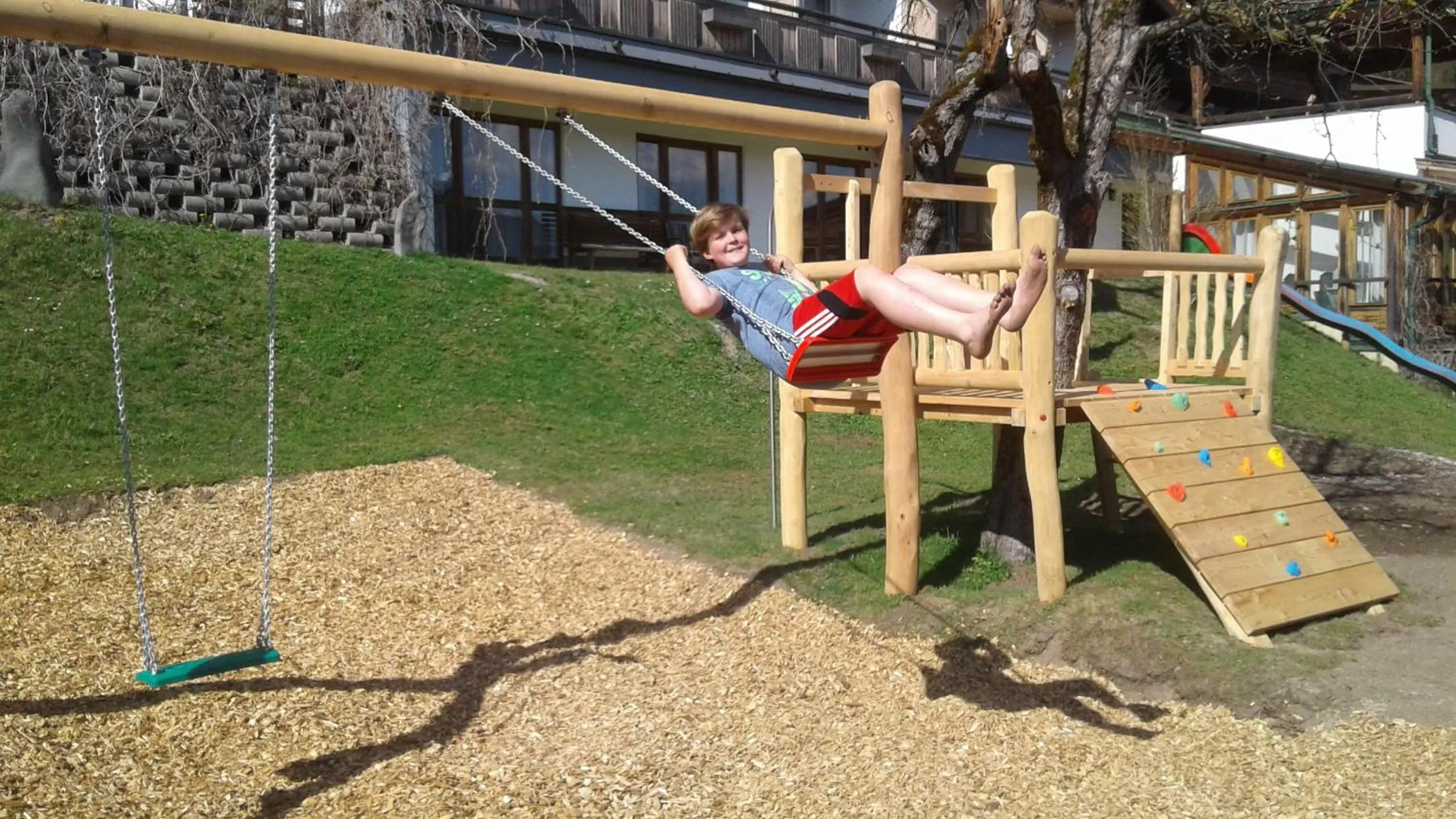 Children play ground in Kolbitsch am Weissensee ein Seeblick der verzaubert B&B
