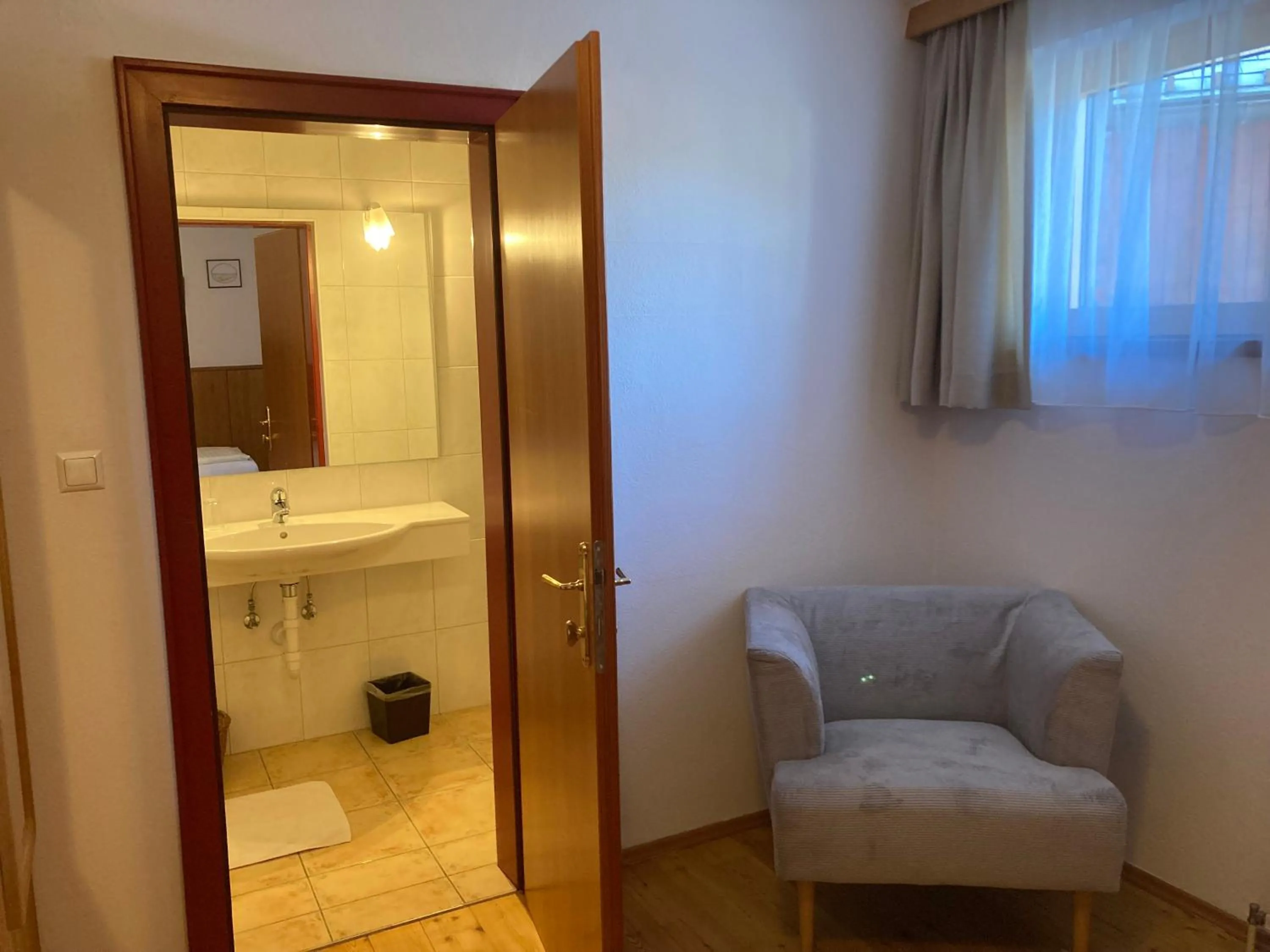 Bathroom in Kolbitsch am Weissensee ein Seeblick der verzaubert B&B