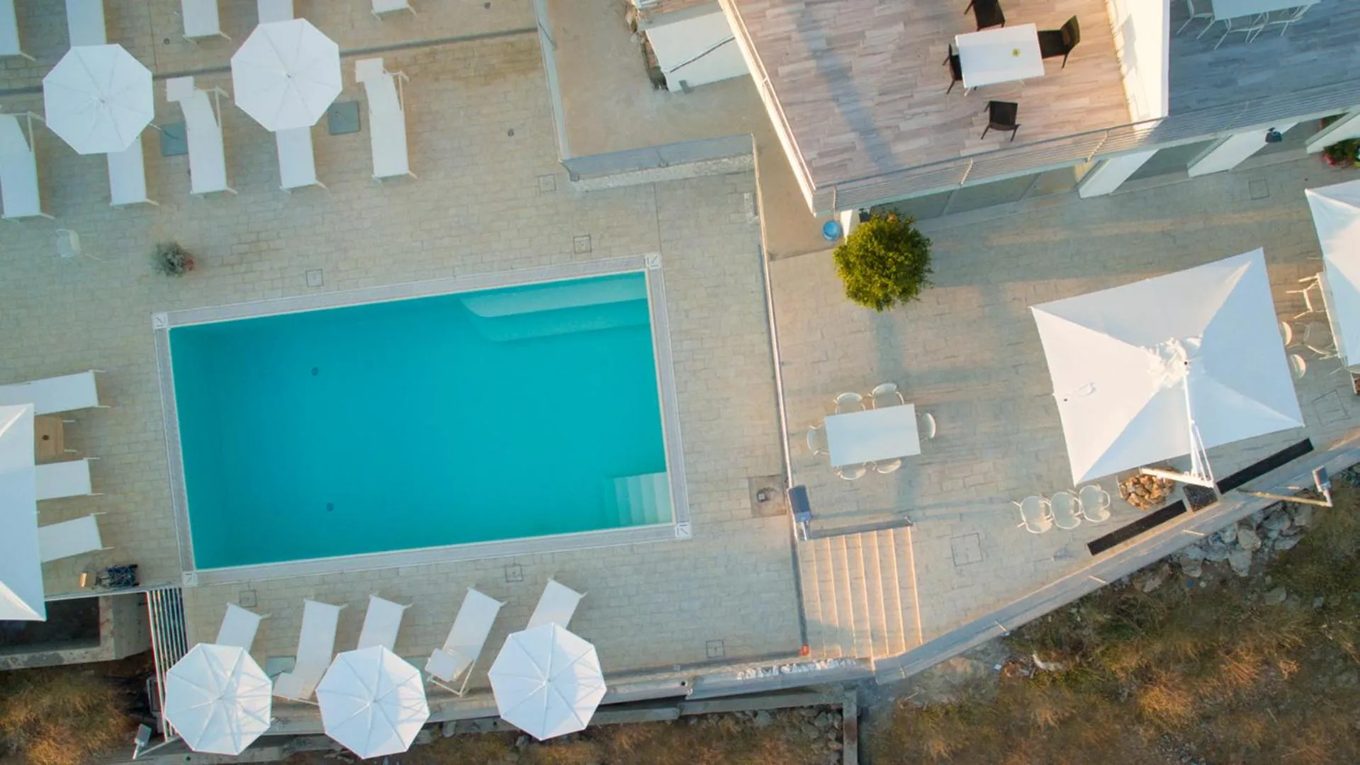 Pool view in Santo Stefano Club