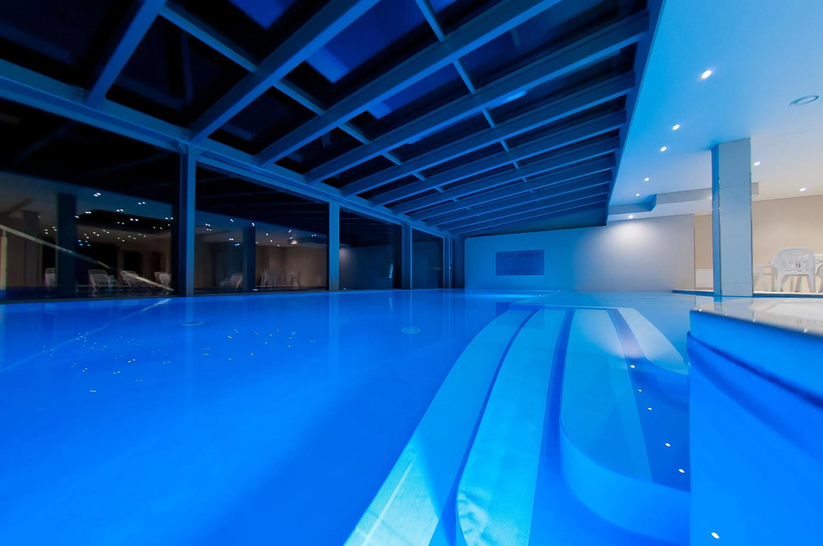 Swimming pool in Hotel New Wave