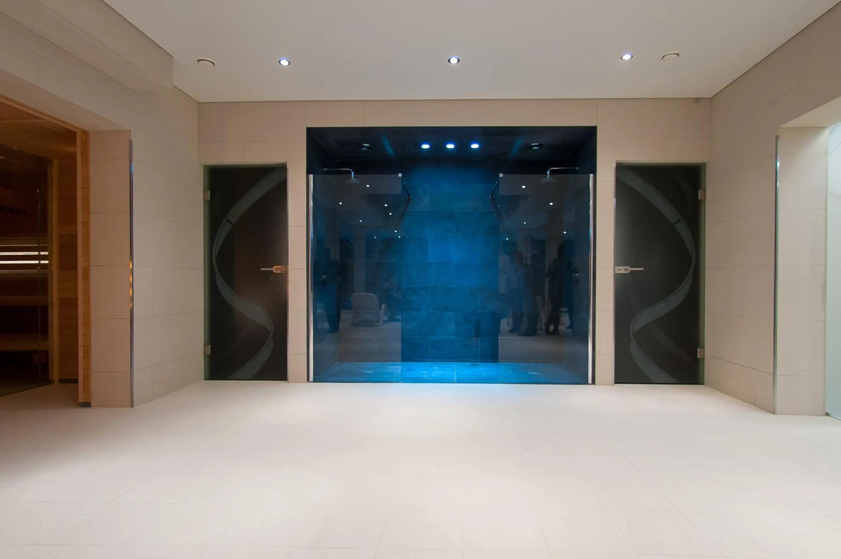 Swimming pool in Hotel New Wave