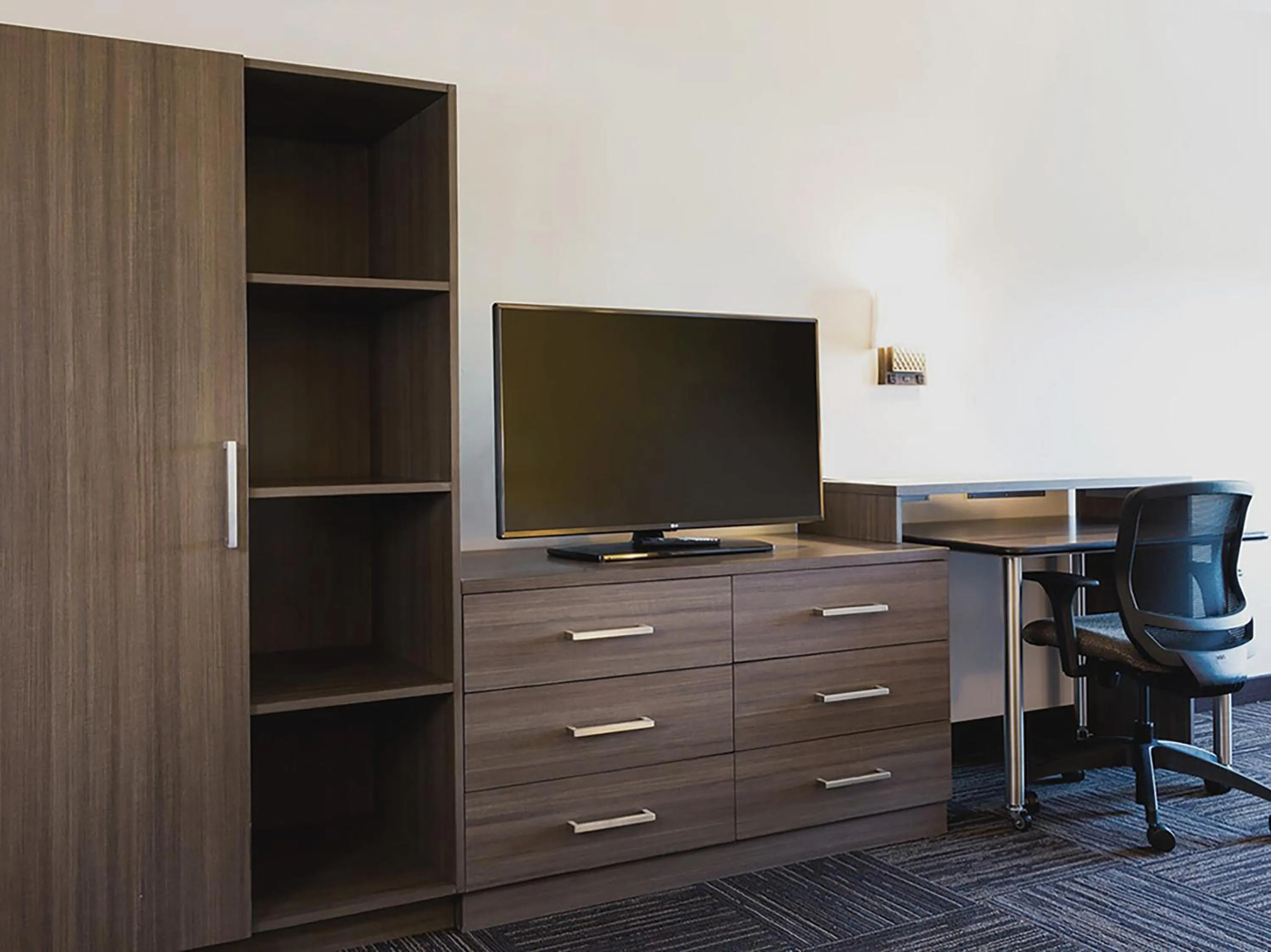 TV and multimedia in Extended Stay America Suites - Rock Hill