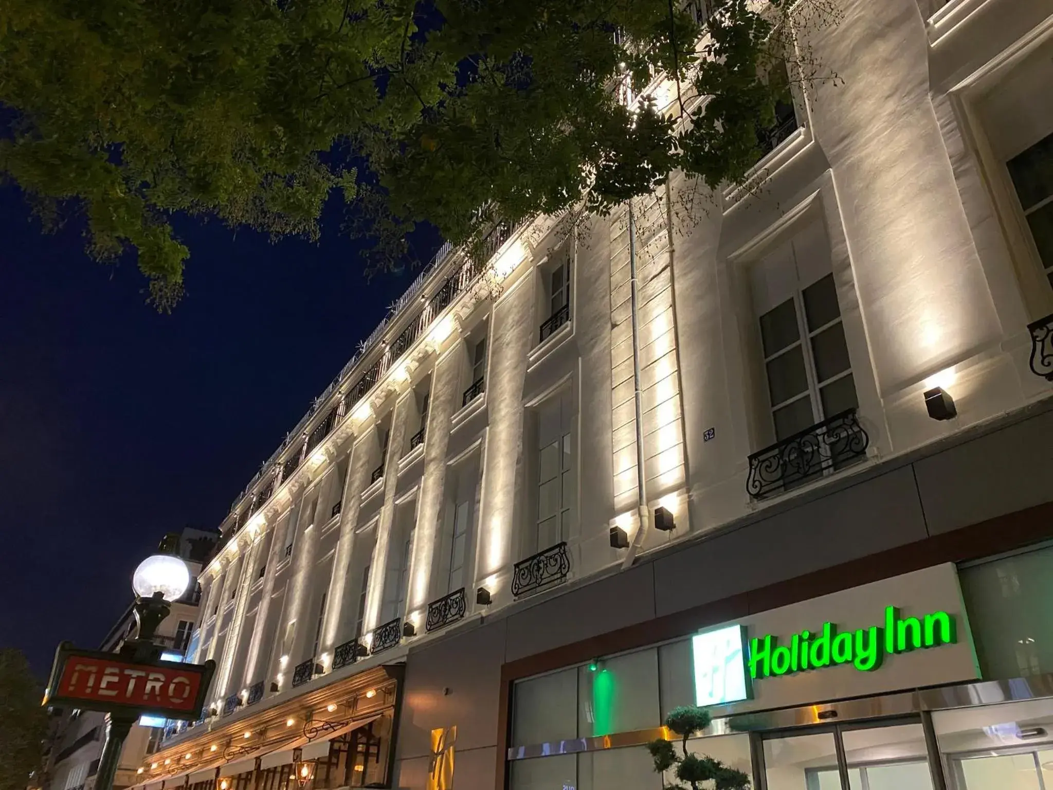 Property building in Holiday Inn Paris Opéra - Grands Boulevards by IHG Property building in Holiday Inn Paris Opéra - Grands Boulevards by IHG