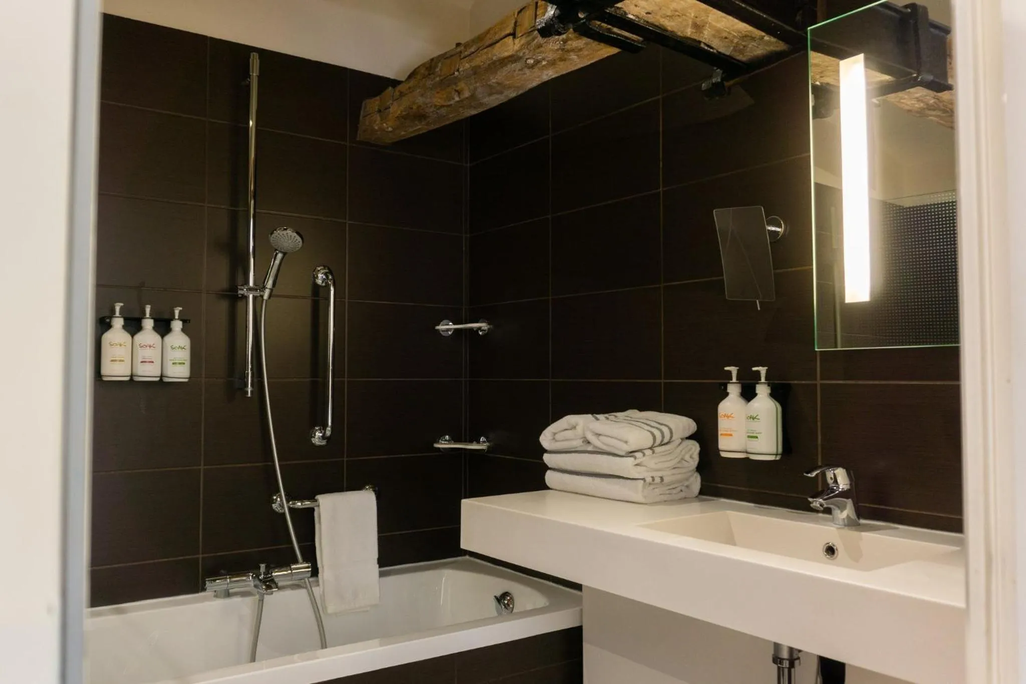 Bathroom in Holiday Inn Paris Opéra - Grands Boulevards by IHG