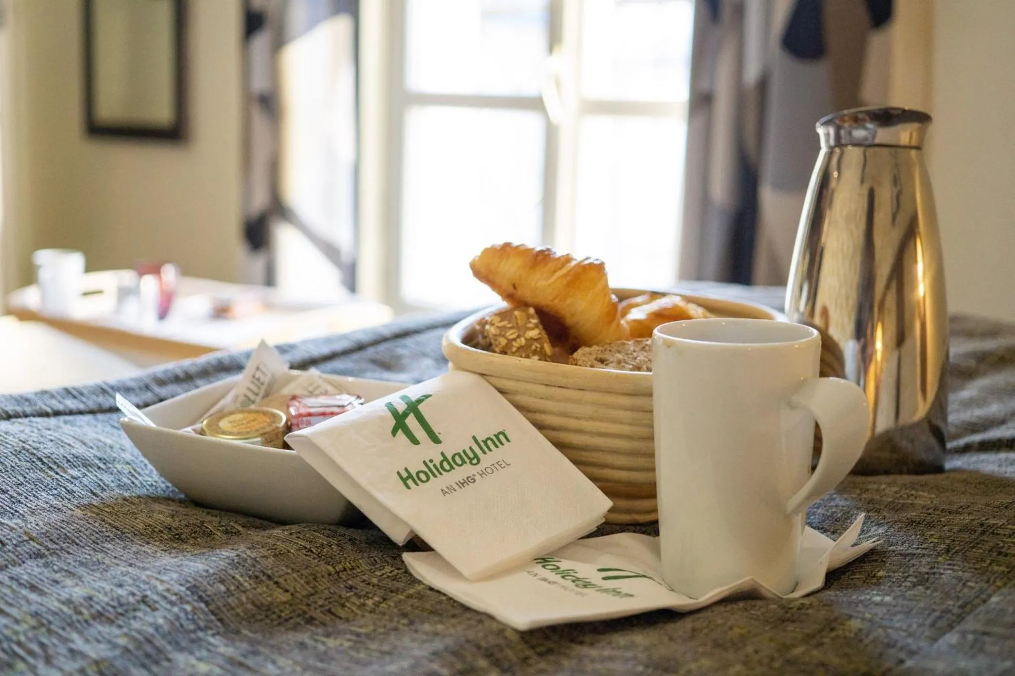 Photo of the whole room, Bed in Holiday Inn Paris Opéra - Grands Boulevards by IHG