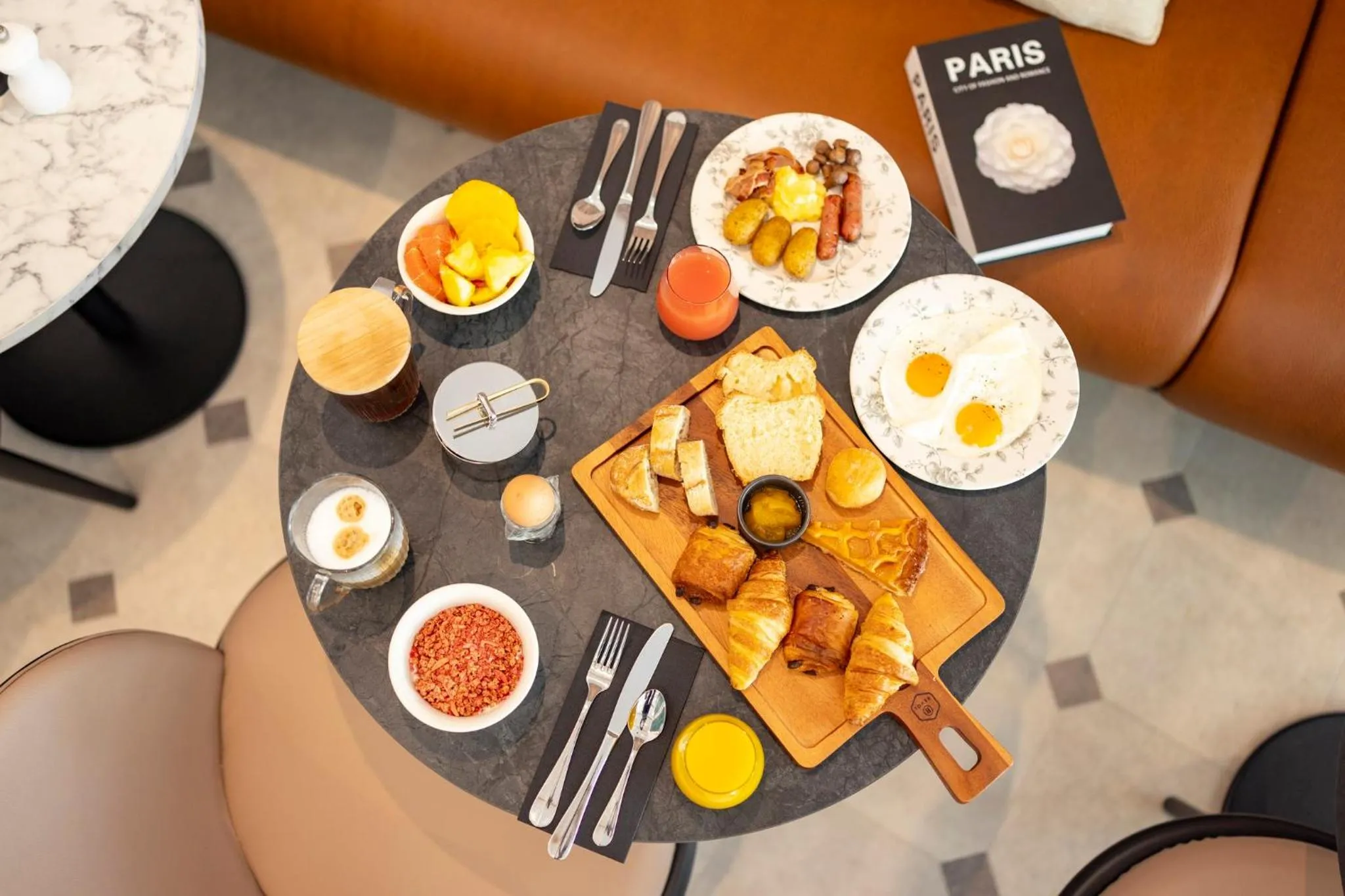 Breakfast in Holiday Inn Paris Opéra - Grands Boulevards by IHG