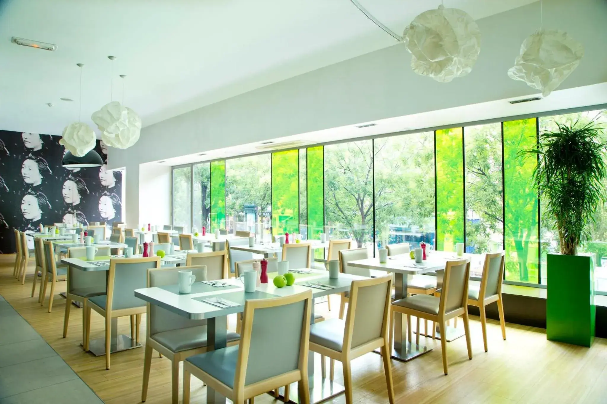 Restaurant/places to eat in Holiday Inn Paris Opéra - Grands Boulevards by IHG Restaurant/places to eat in Holiday Inn Paris Opéra - Grands Boulevards by IHG