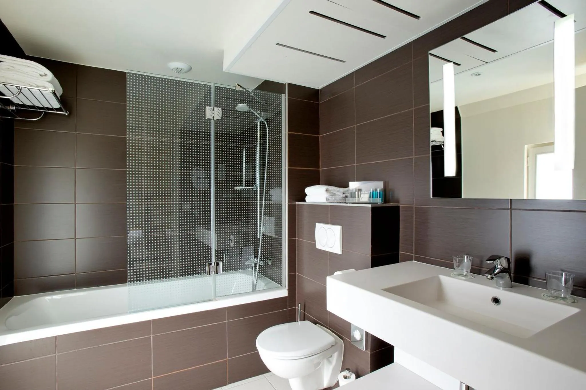 Bathroom in Holiday Inn Paris Opéra - Grands Boulevards by IHG
