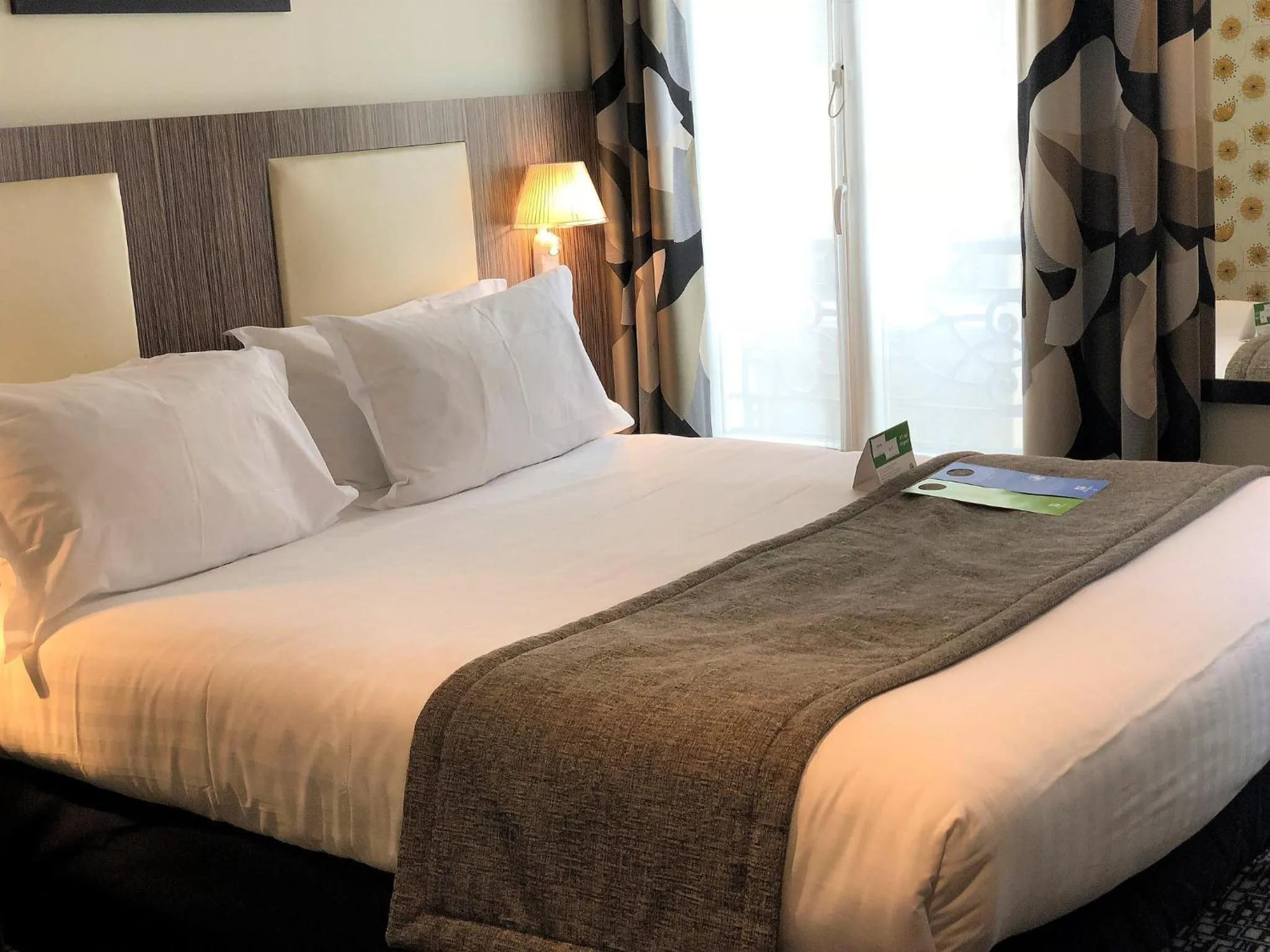 Photo of the whole room, Bed in Holiday Inn Paris Opéra - Grands Boulevards by IHG