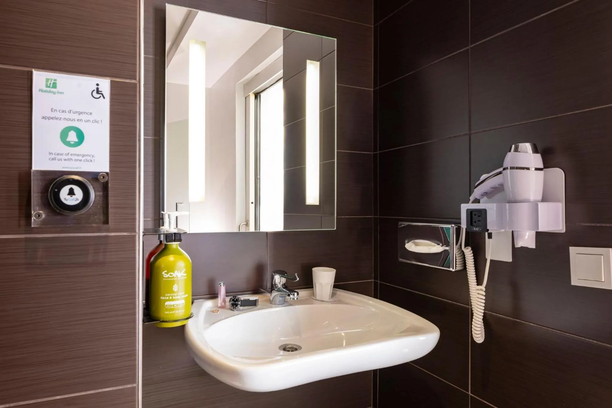 Photo of the whole room in Holiday Inn Paris Opéra - Grands Boulevards by IHG