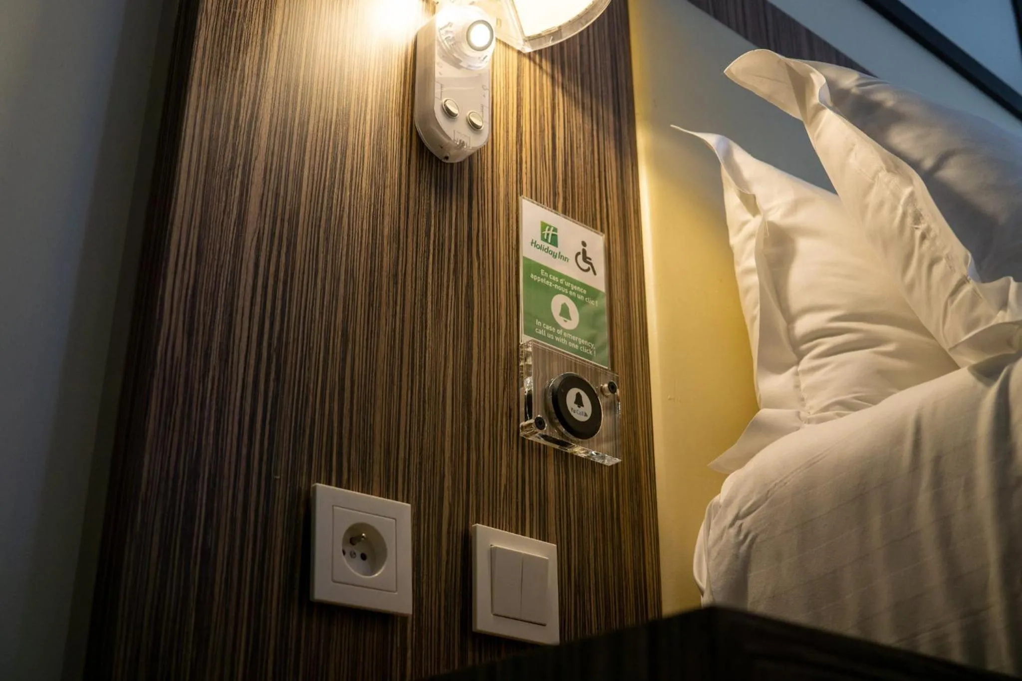 Photo of the whole room, Bed in Holiday Inn Paris Opéra - Grands Boulevards by IHG