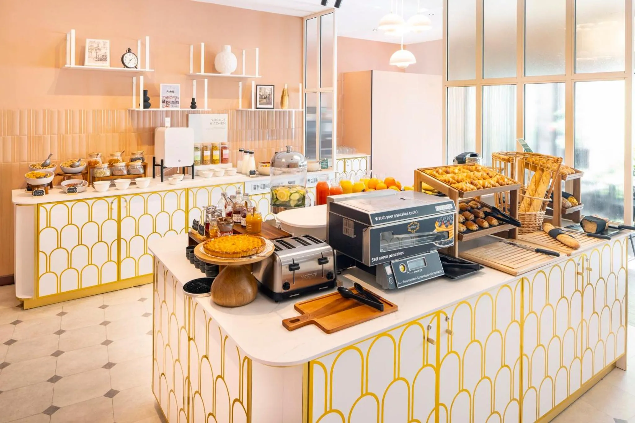 Breakfast in Holiday Inn Paris Opéra - Grands Boulevards by IHG