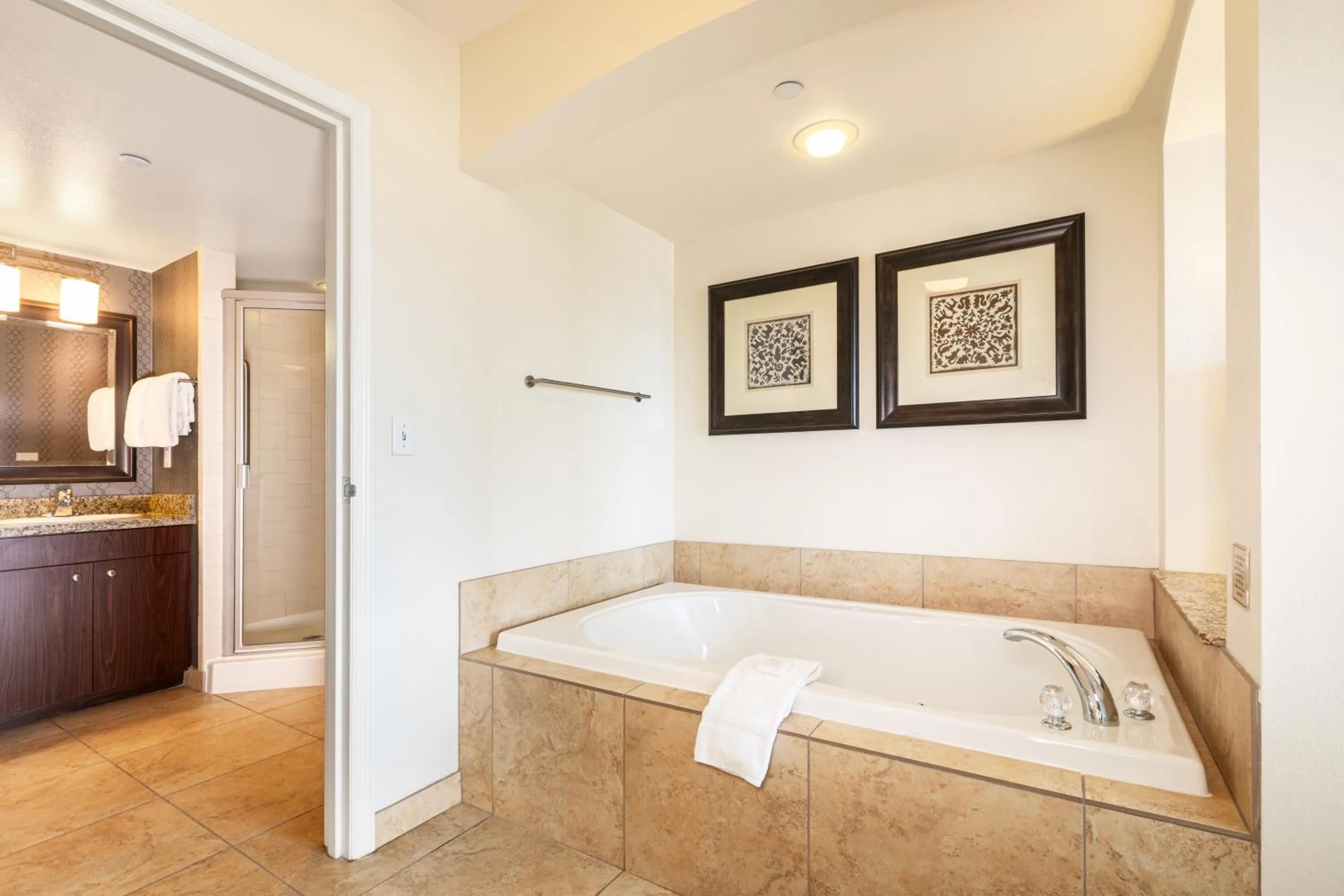 Bath, Bed in The Grandview at Las Vegas