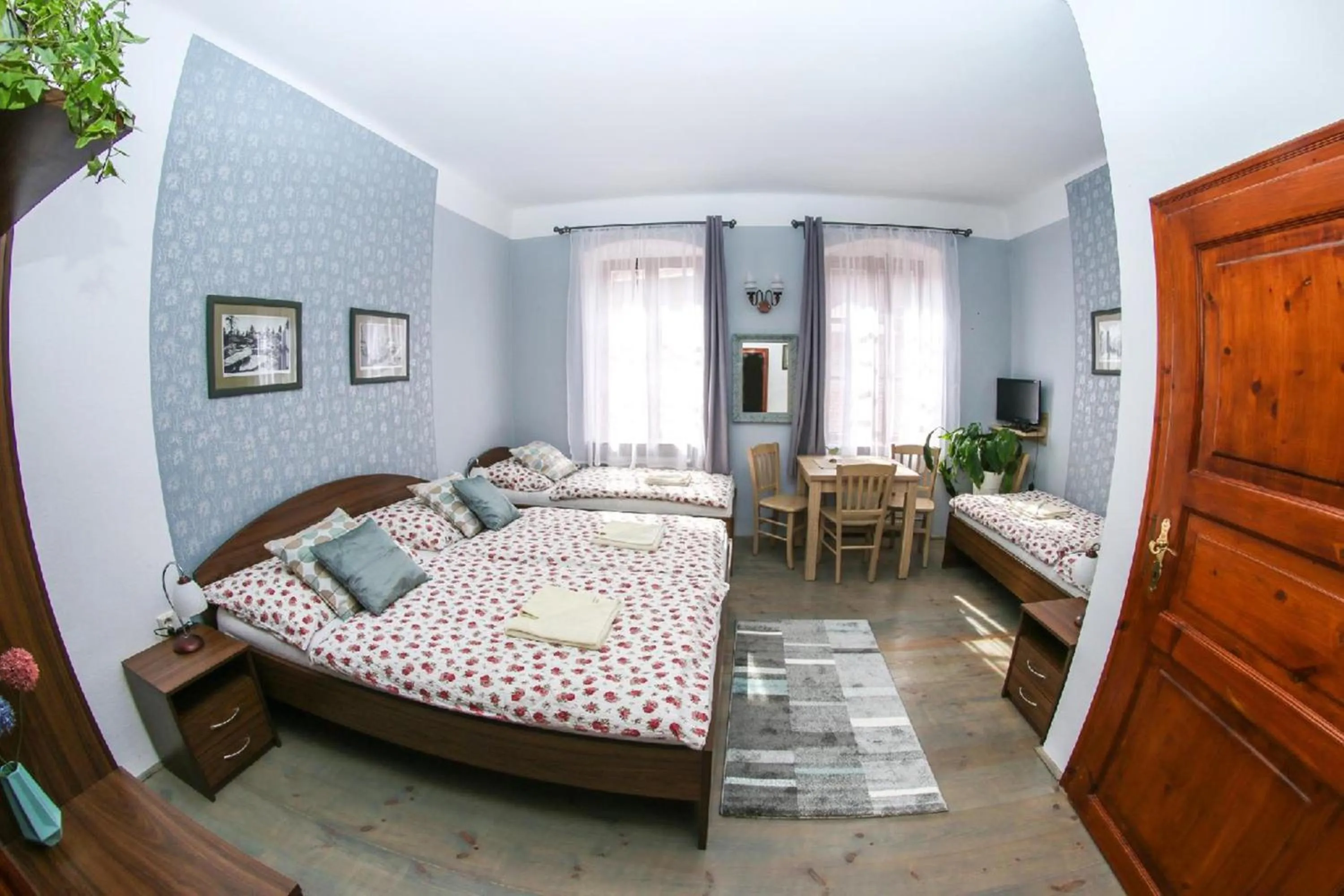 Photo of the whole room, Bed in Mini Hotel Abraka & Apartments