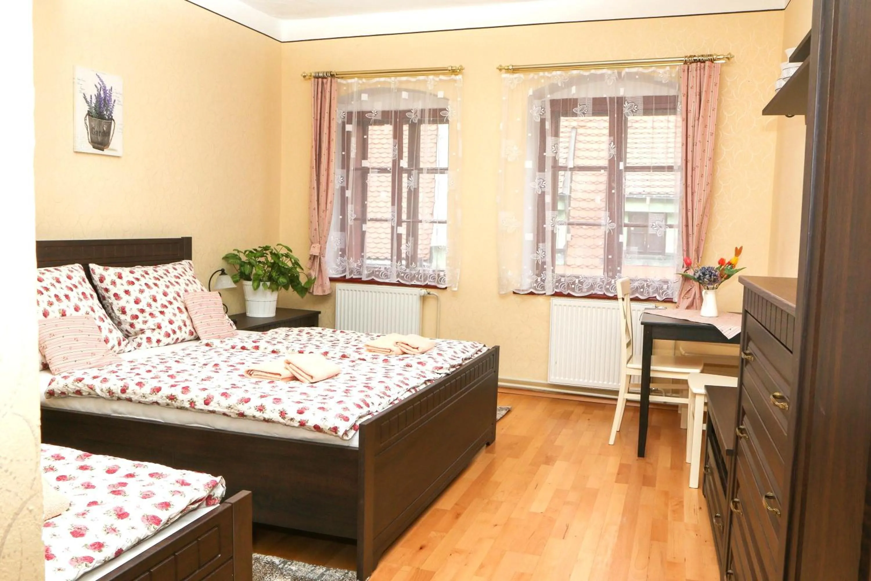 Photo of the whole room, Bed in Mini Hotel Abraka & Apartments