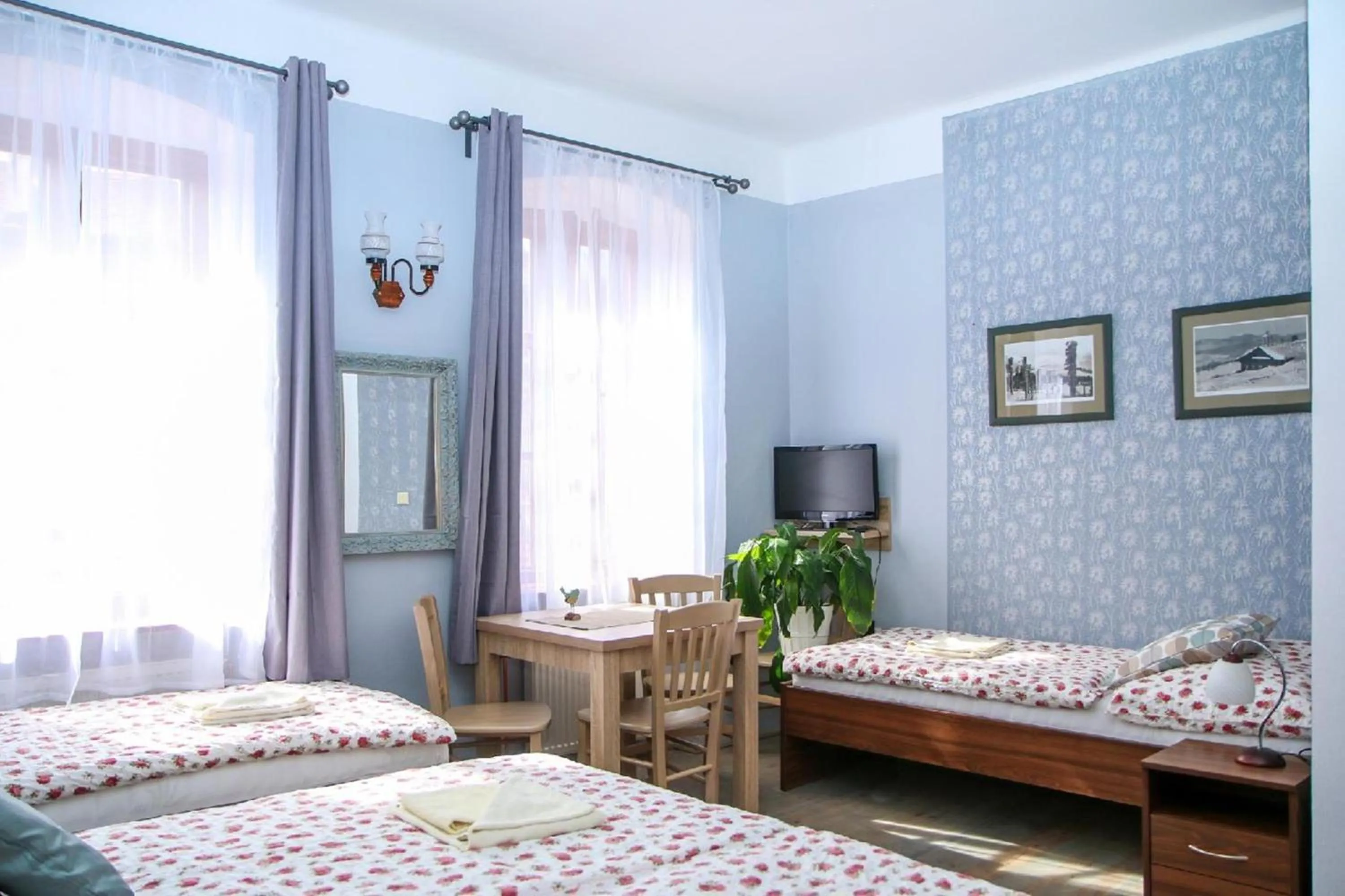 Photo of the whole room, Bed in Mini Hotel Abraka & Apartments