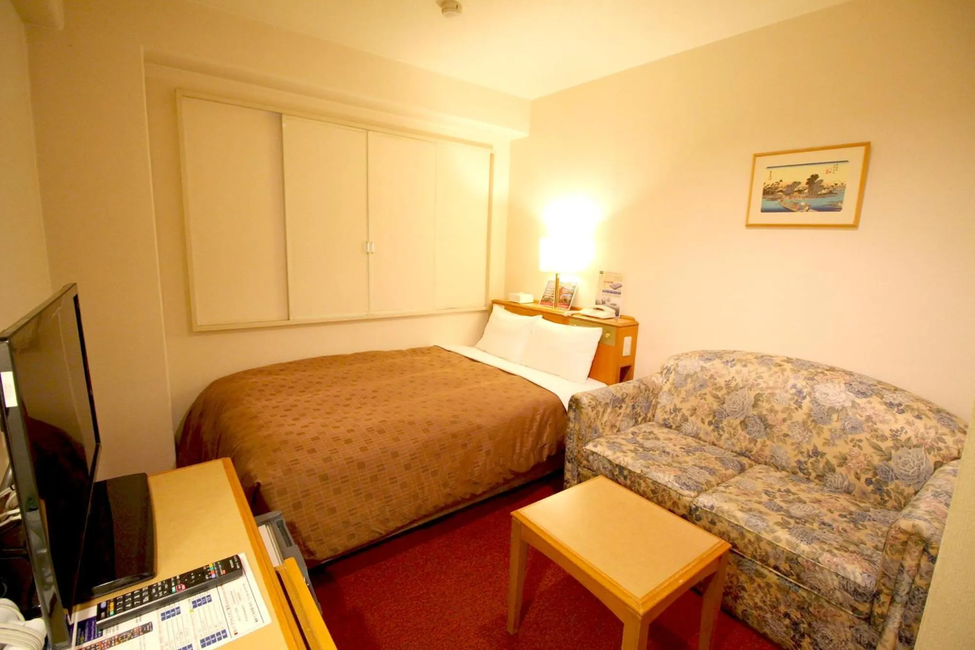 Photo of the whole room, Bed in Smile Hotel Tokyo Shinkoiwa