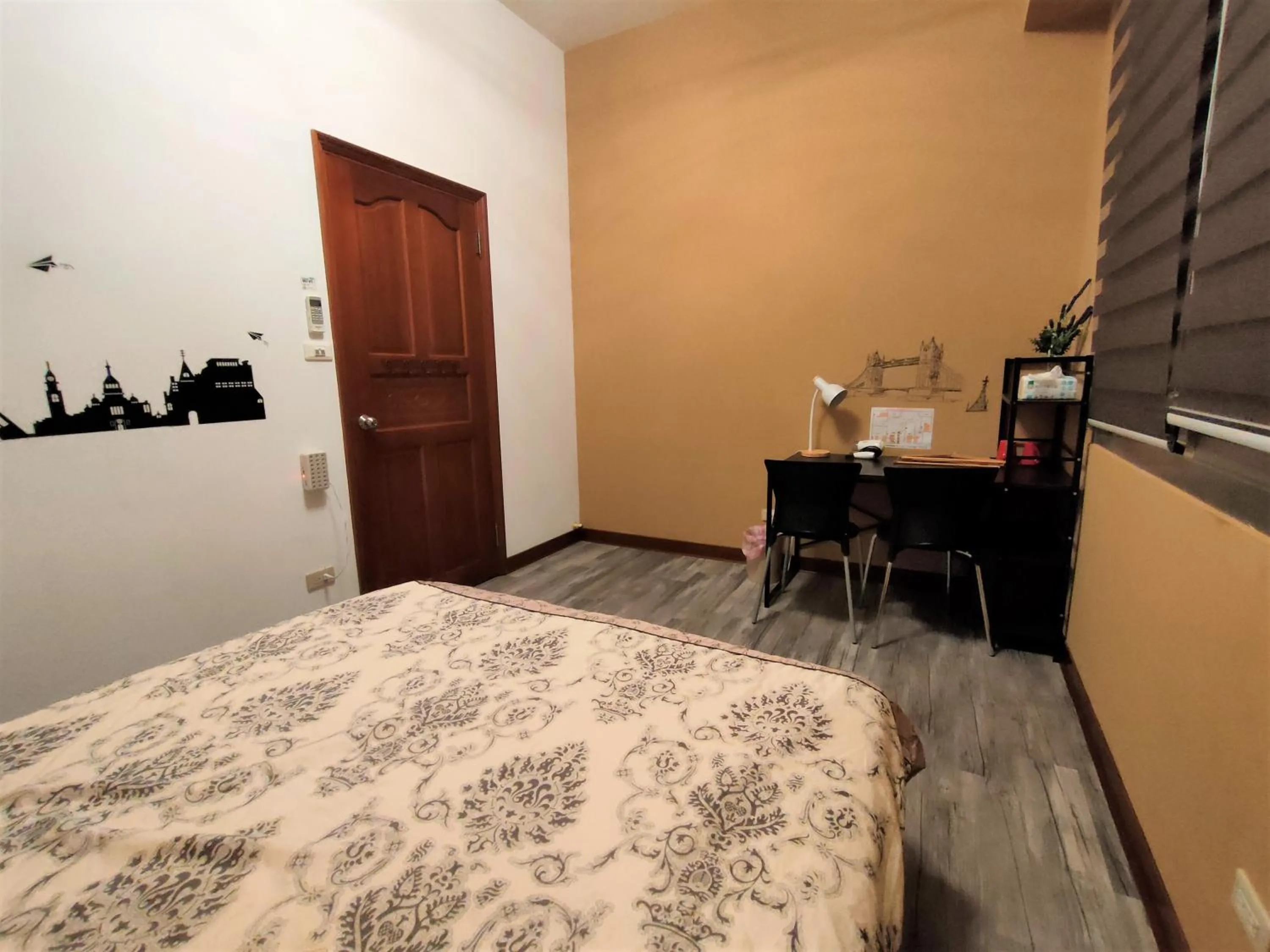 Photo of the whole room, Bed in My second floor hostel