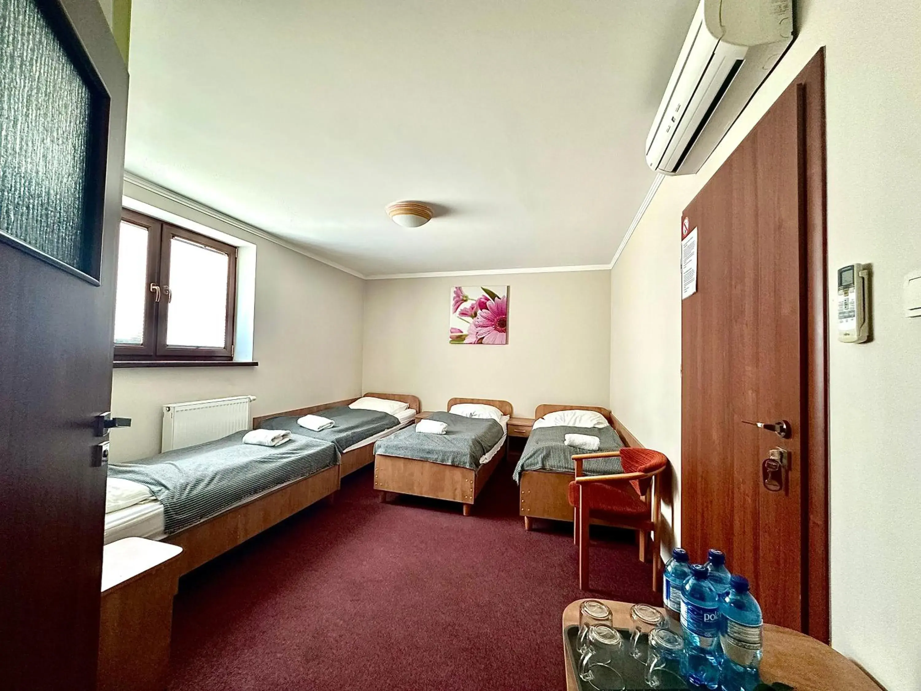 Quadruple Room with Shower - single occupancy in Hotel Paola Quadruple Room with Shower - single occupancy in Hotel Paola