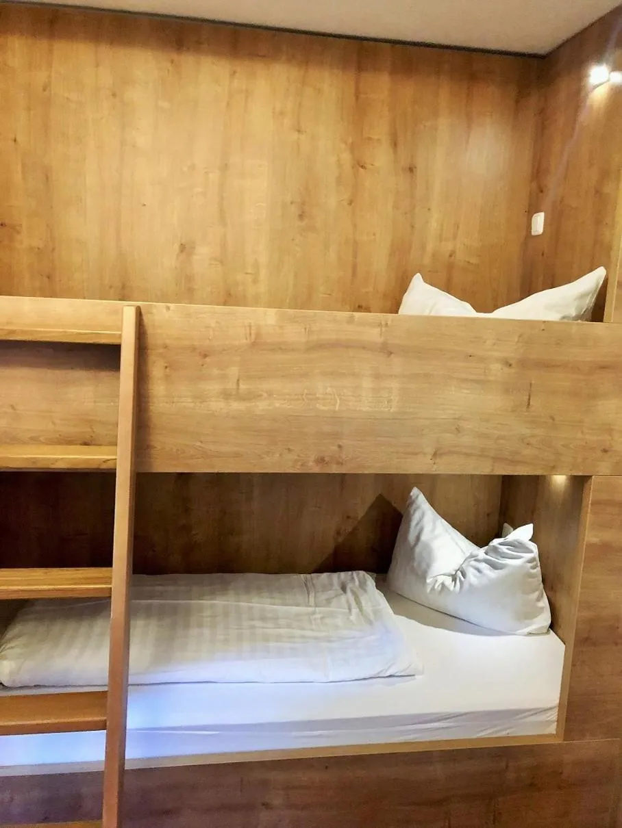 bunk bed, Bed in Berghoteltirol