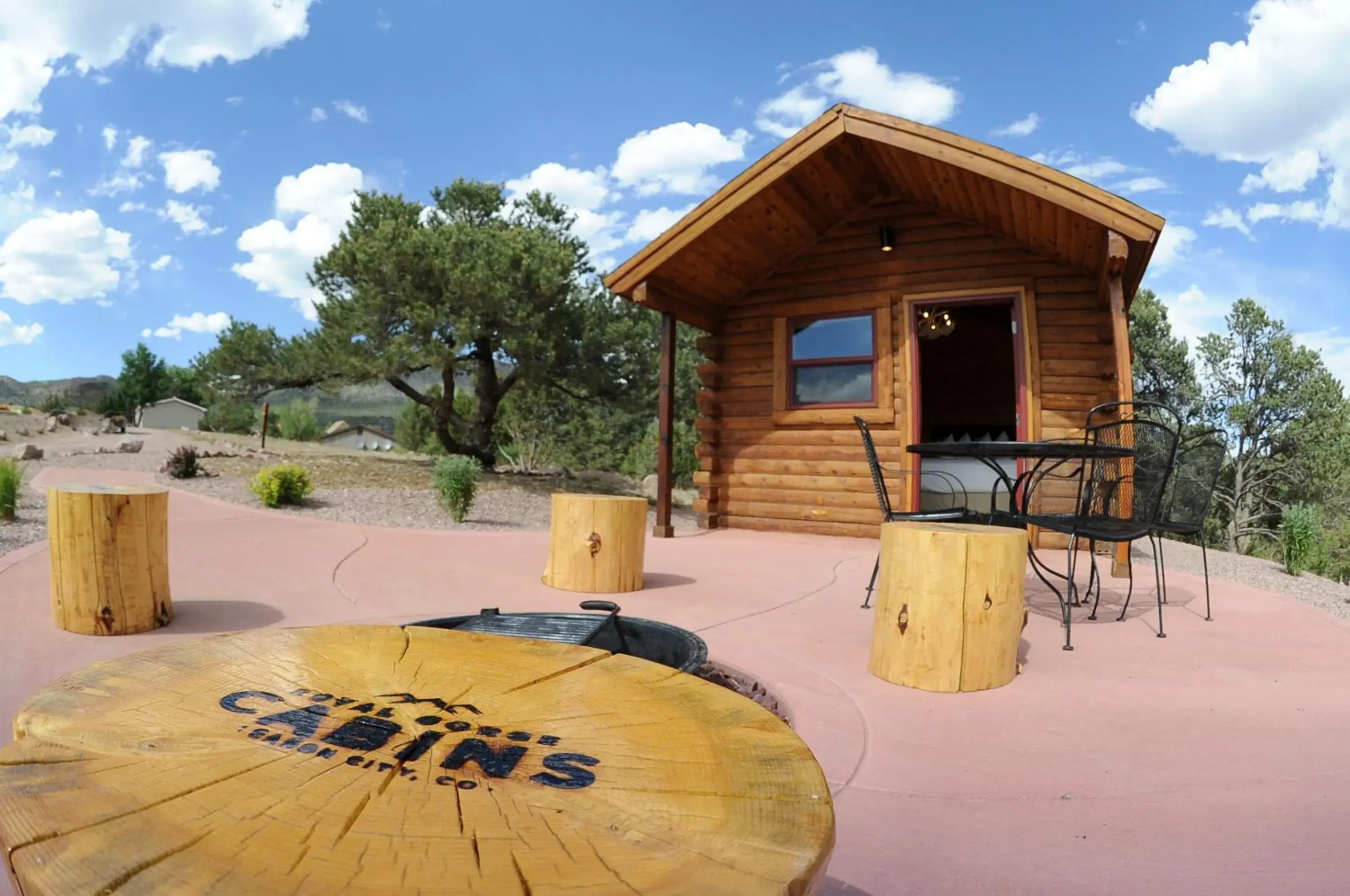Double Room with Mountain View in Royal Gorge Cabins Double Room with Mountain View in Royal Gorge Cabins