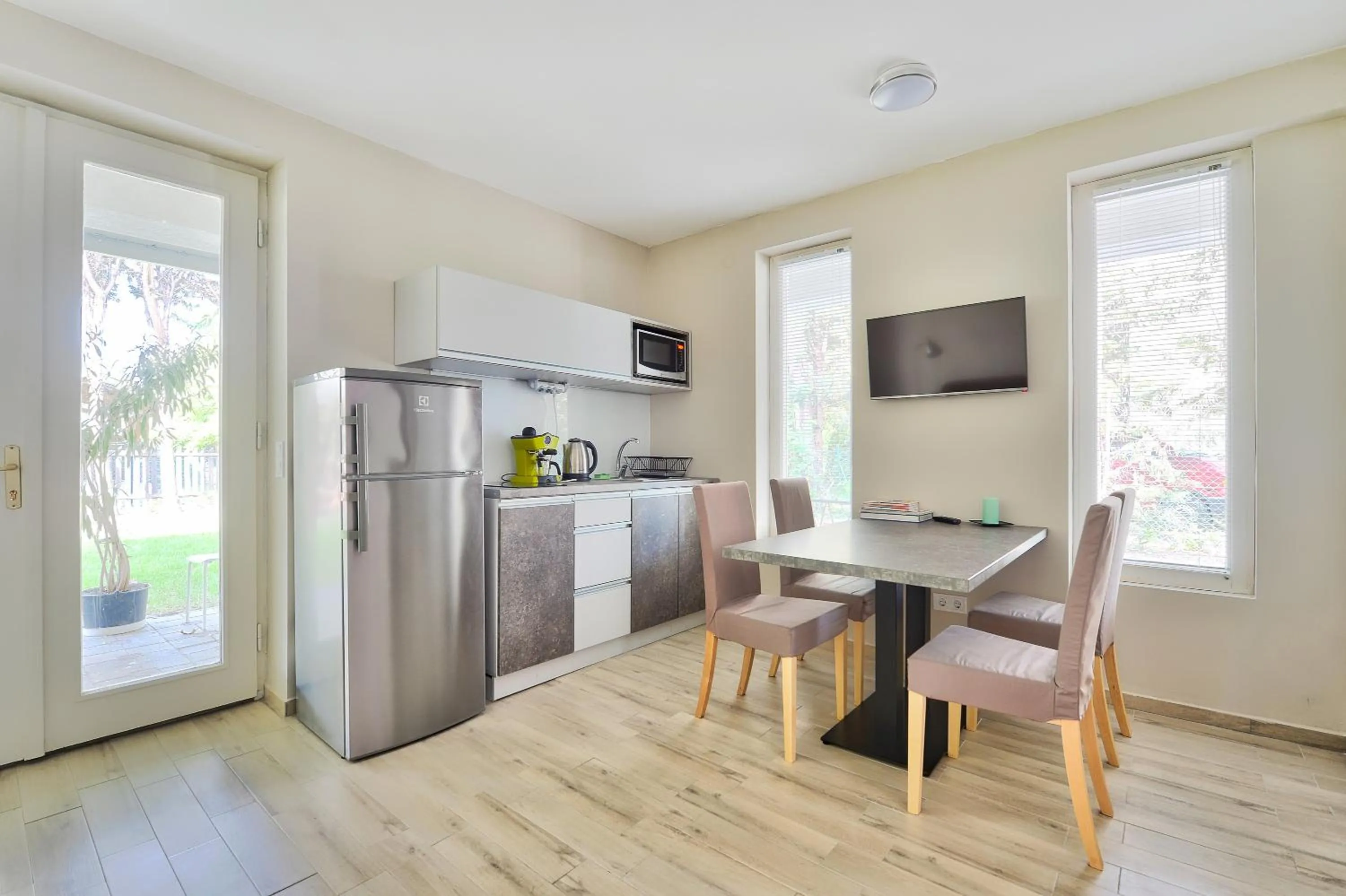 Dining area in Villa Oliver 3 Siófok