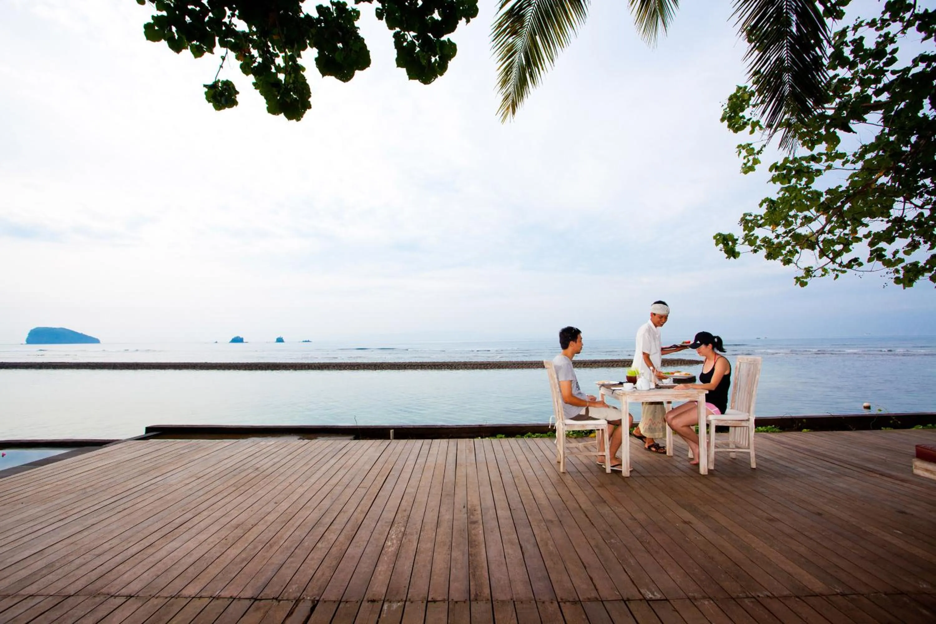 Restaurant/places to eat in D'Tunjung Resort & Spa