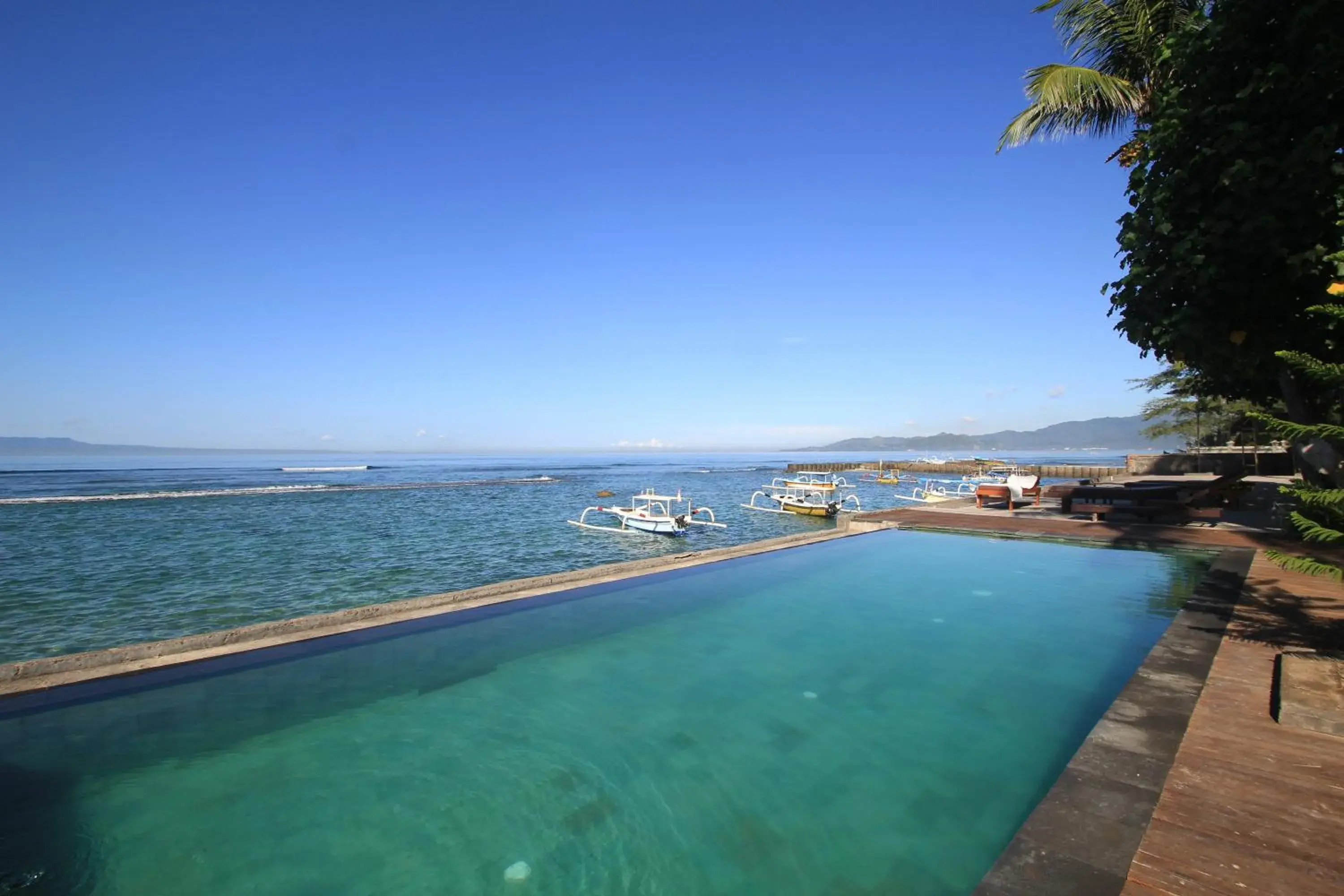 Swimming pool in D'Tunjung Resort & Spa Swimming pool in D'Tunjung Resort & Spa