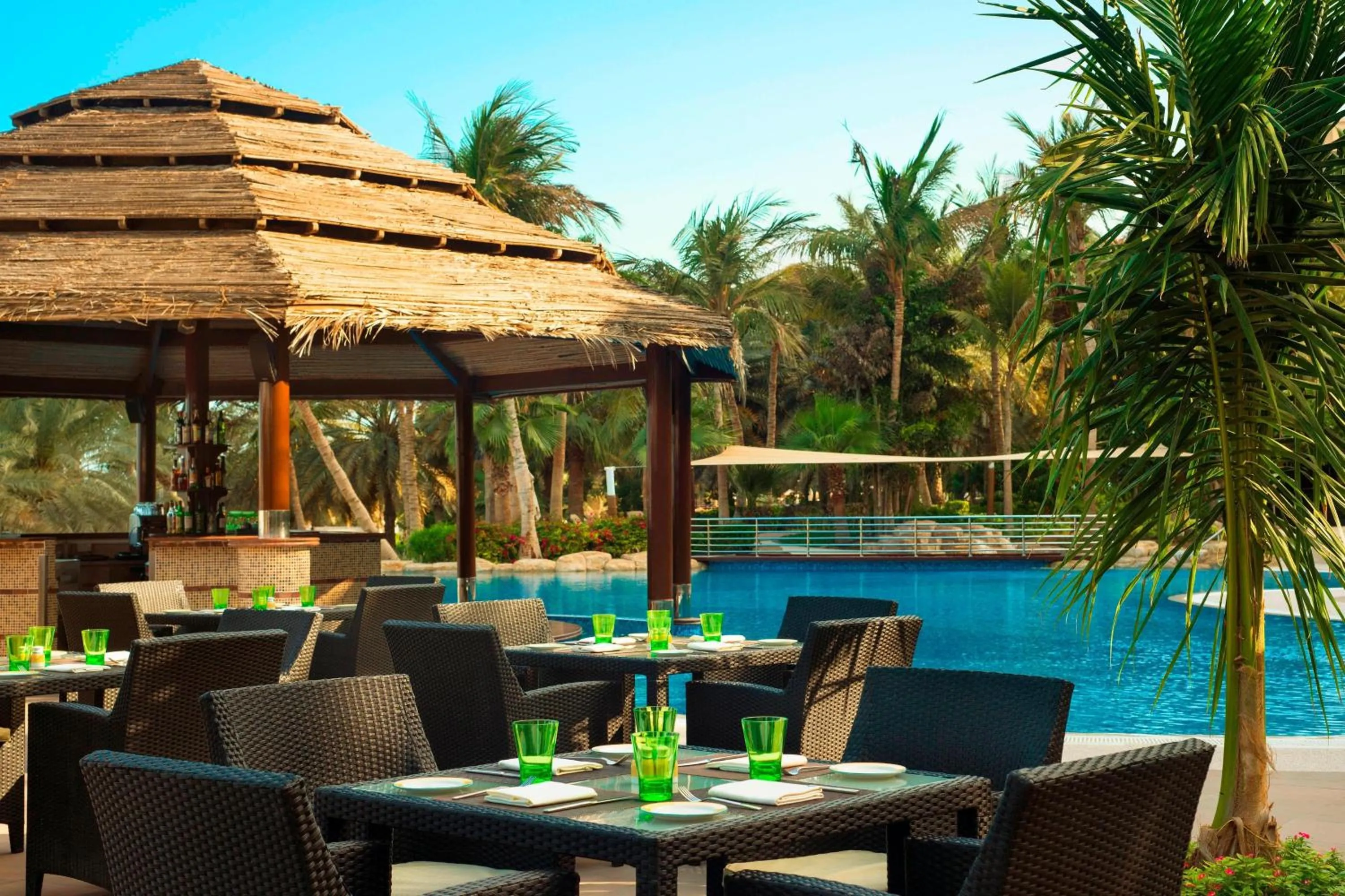 Restaurant/places to eat in Le Meridien Mina Seyahi Beach Resort & Waterpark