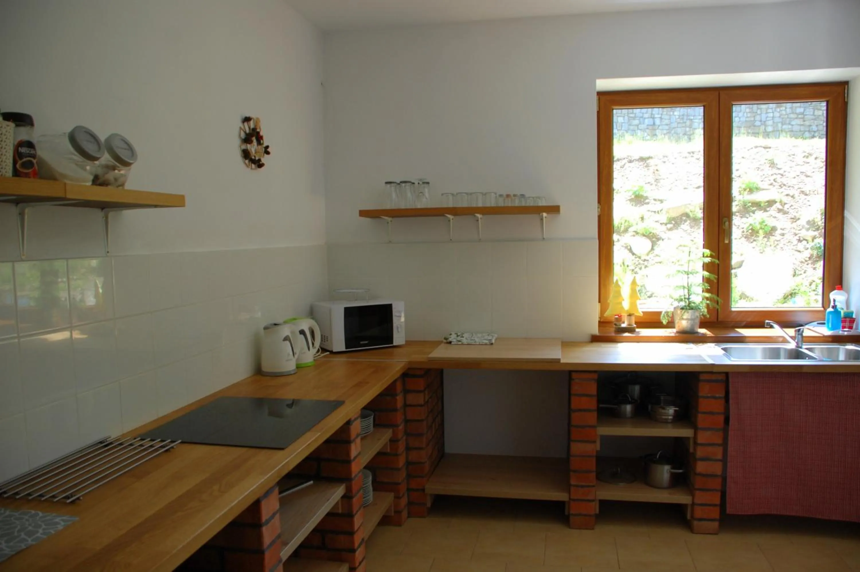 Communal kitchen in Willa Rudy