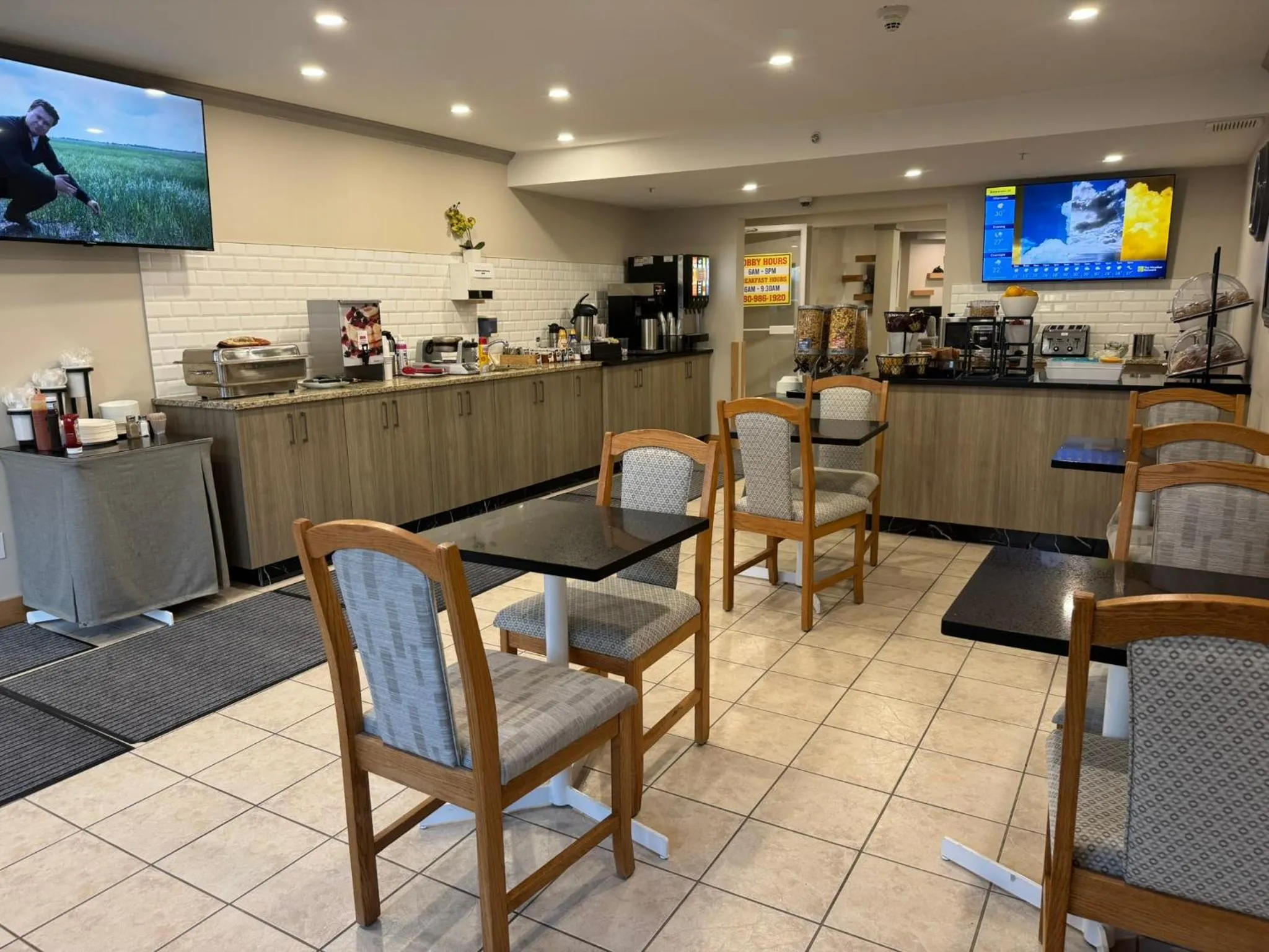 American breakfast in Western Budget Motel #1 Leduc/Nisku