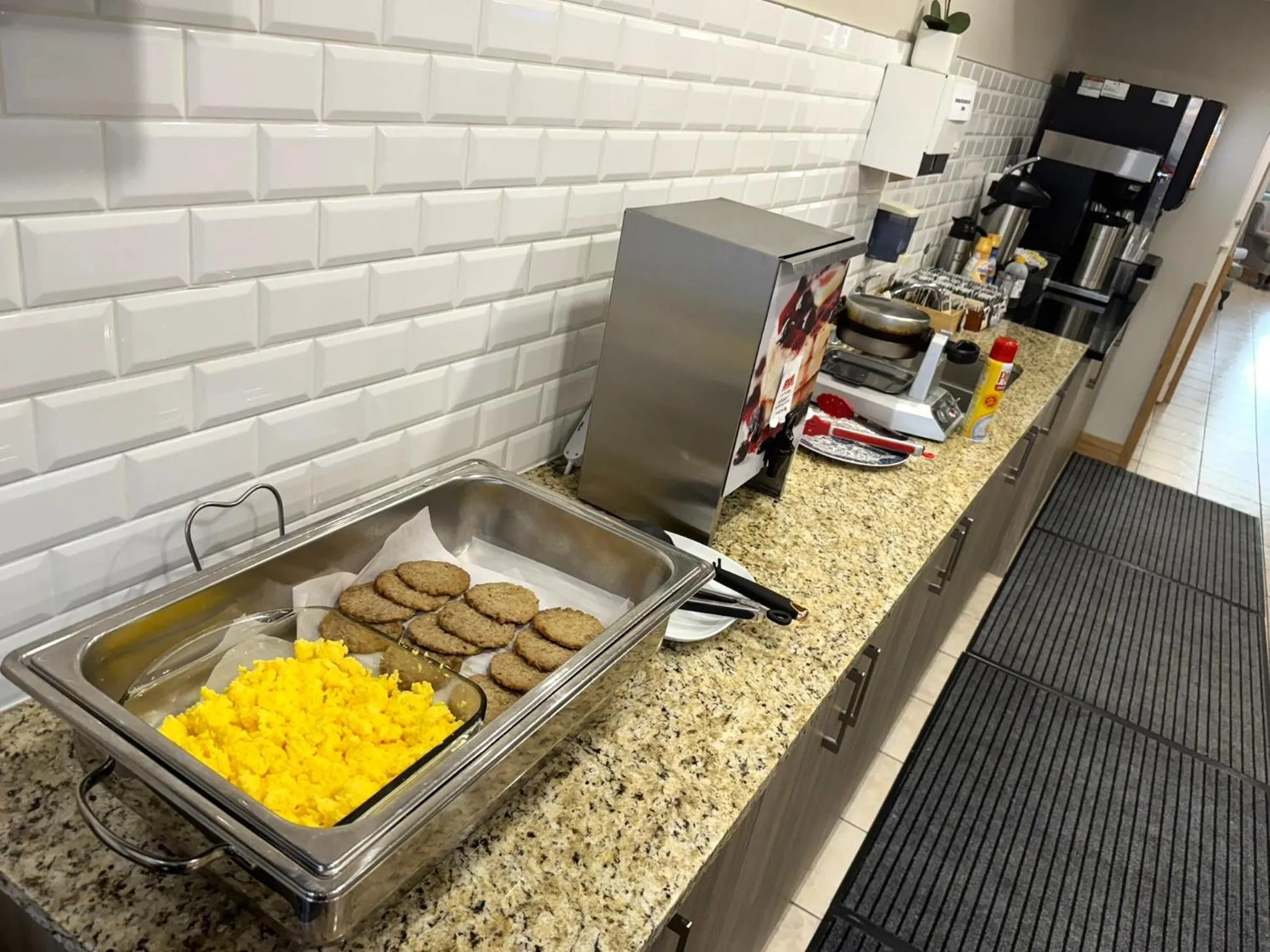 American breakfast in Western Budget Motel #1 Leduc/Nisku