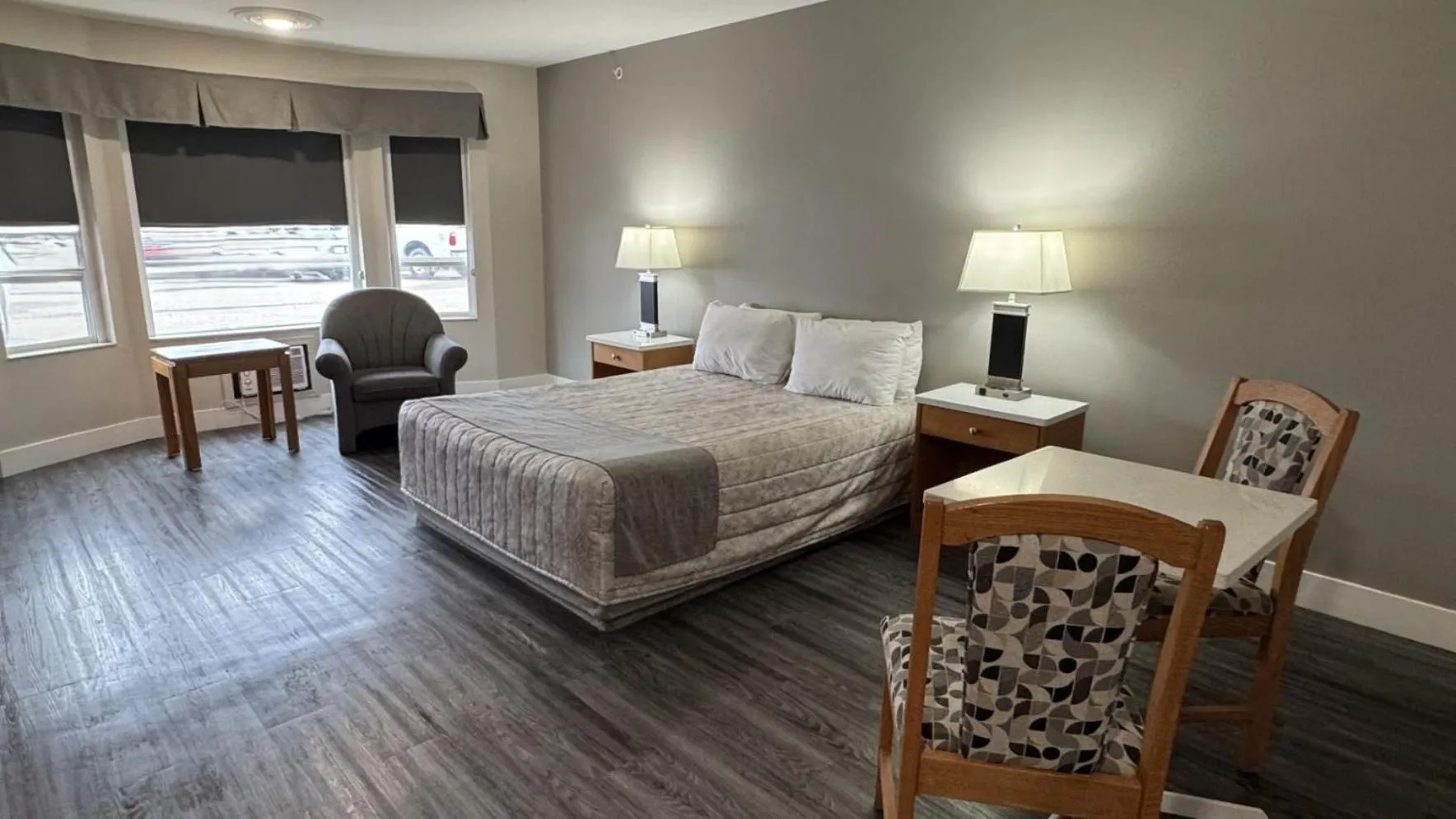 Photo of the whole room, Bed in Western Budget Motel #1 Leduc/Nisku