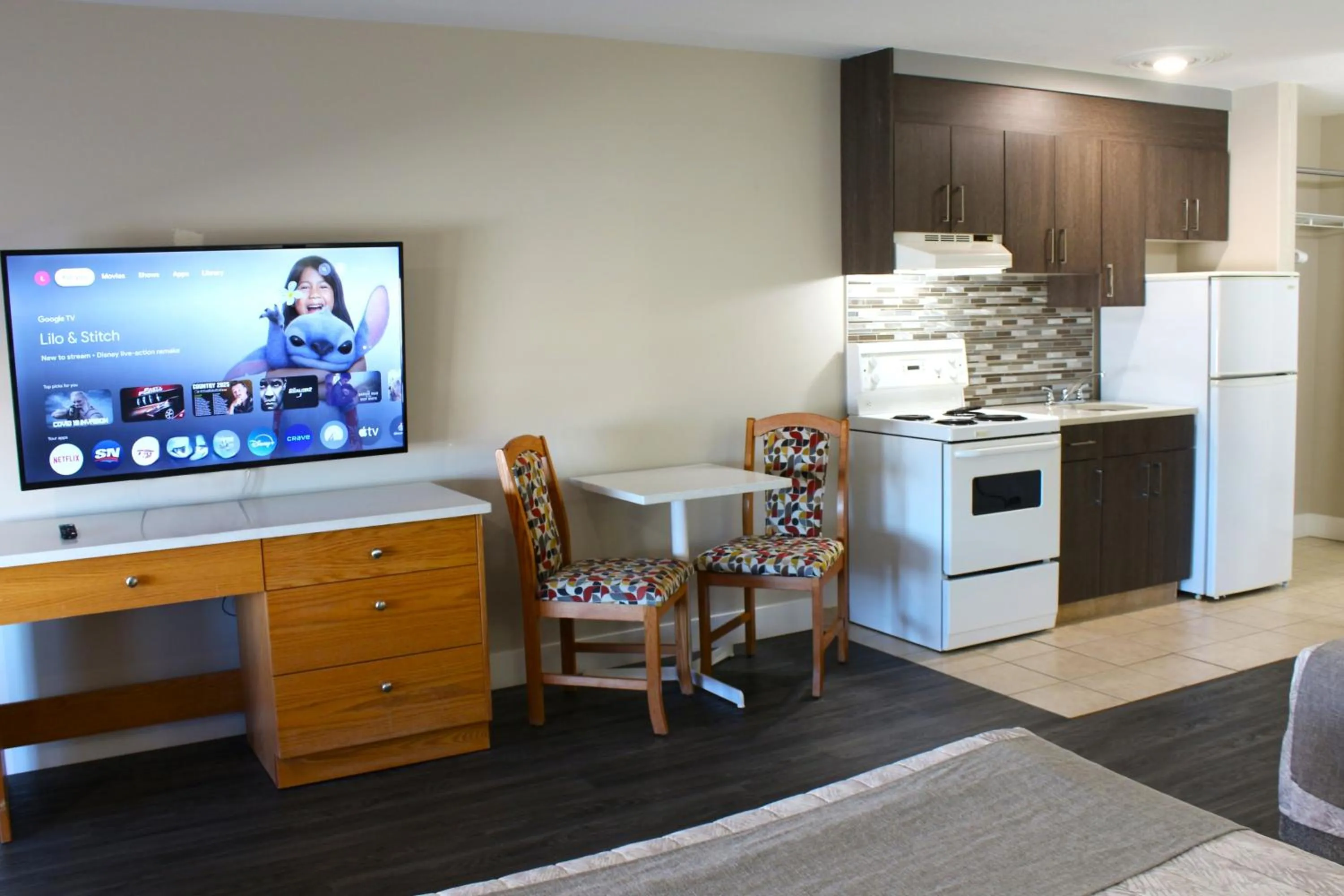 TV and multimedia in Western Budget Motel #1 Leduc/Nisku