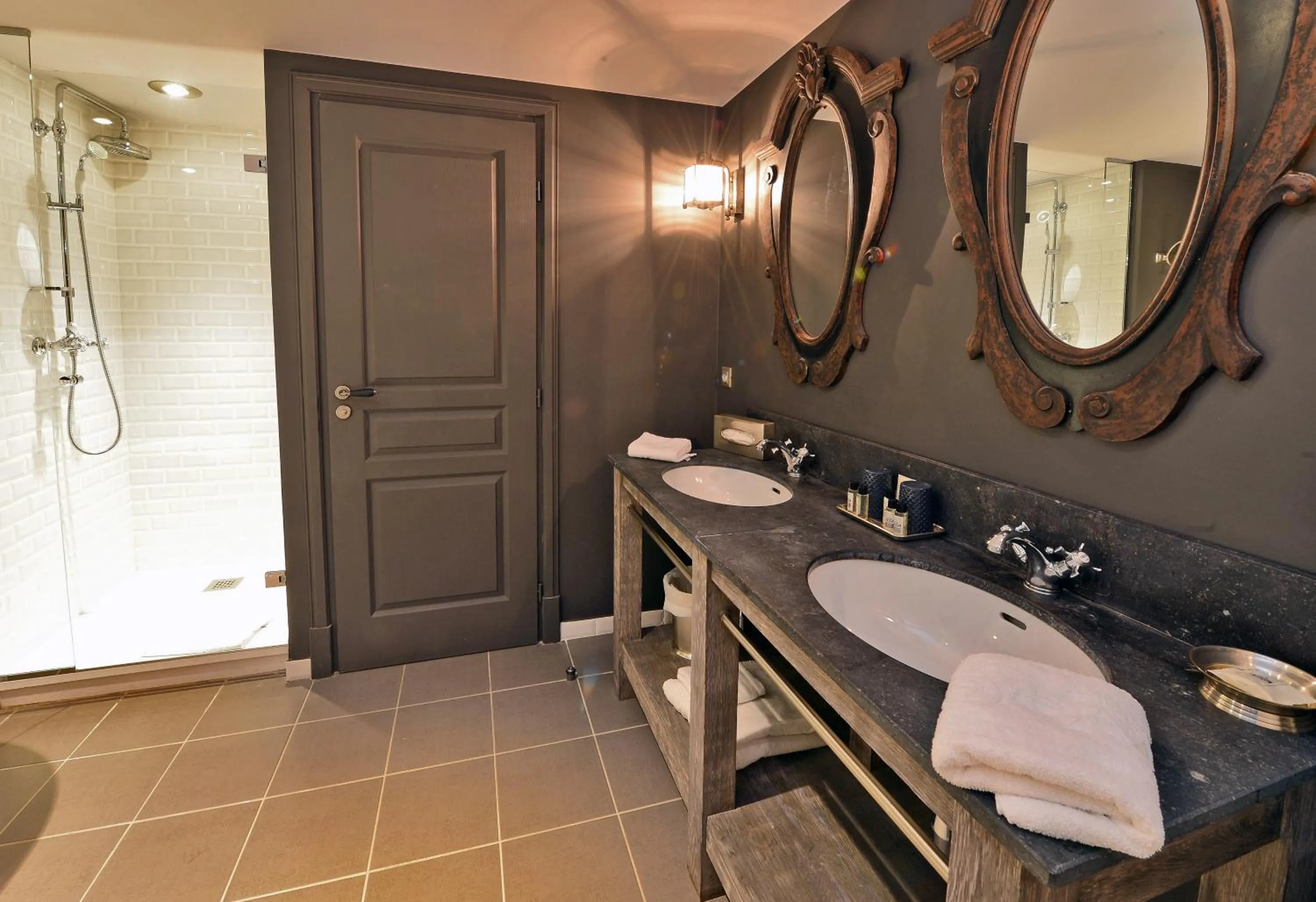 Bathroom in Maison de Famille Les 5 Frères