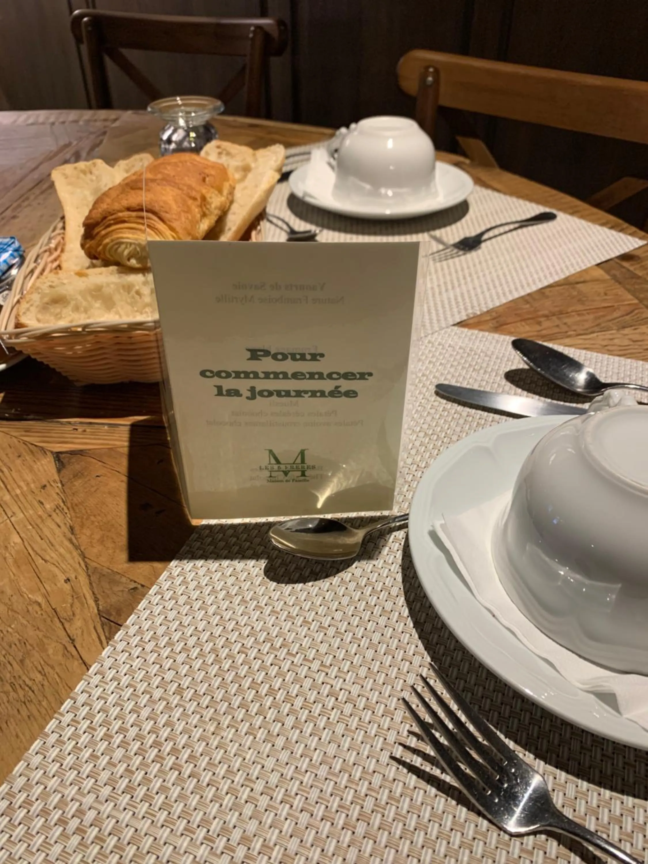 Continental breakfast in Maison de Famille Les 5 Frères