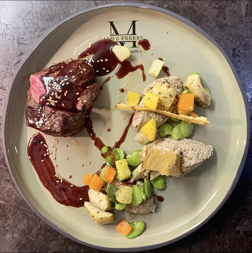 Restaurant/places to eat in Maison de Famille Les 5 Frères